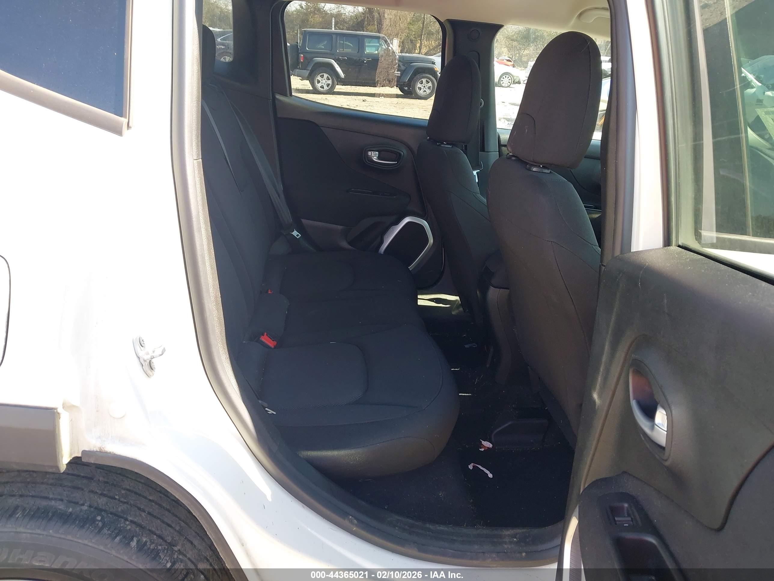 JEEP RENEGADE image 8