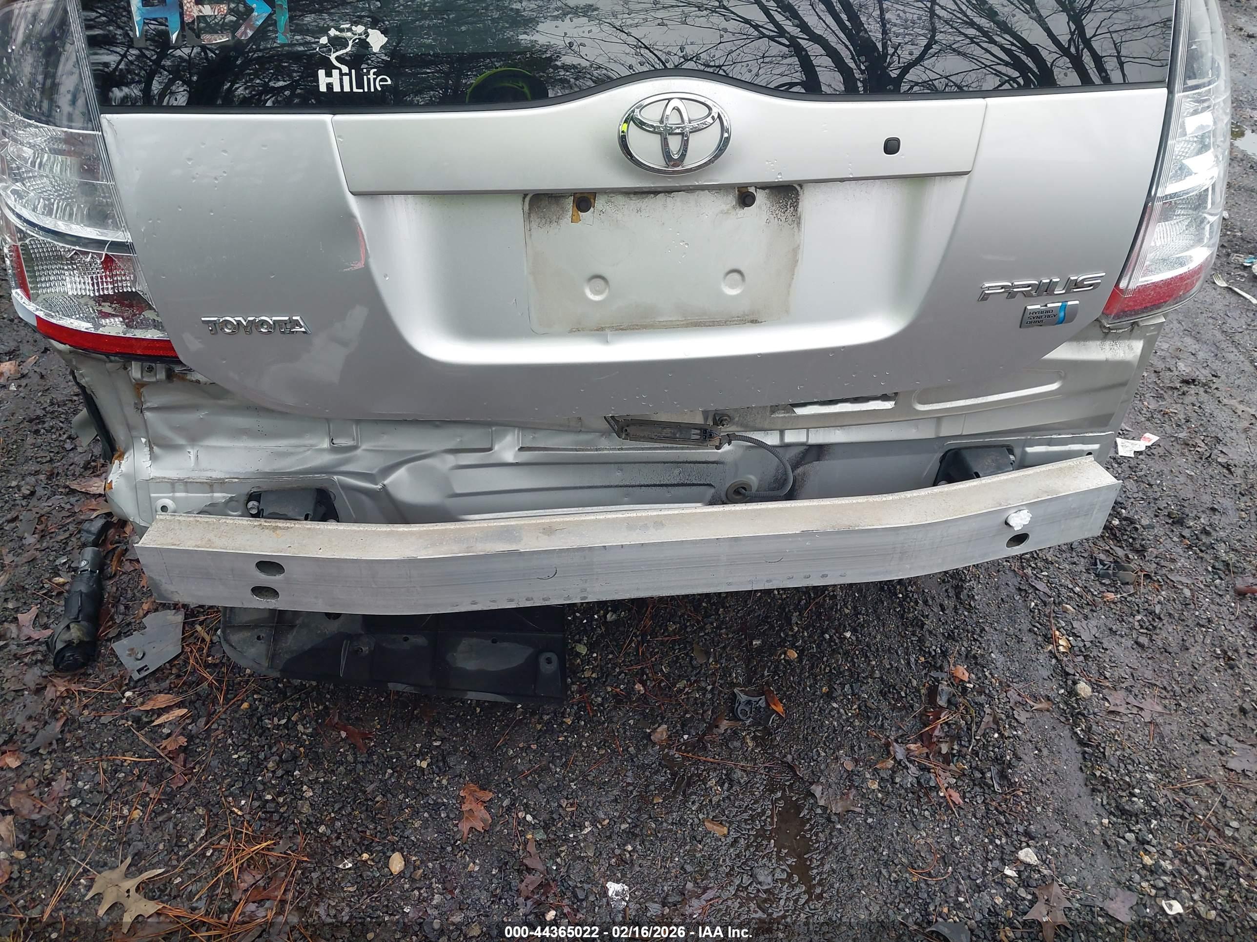 TOYOTA PRIUS image 6