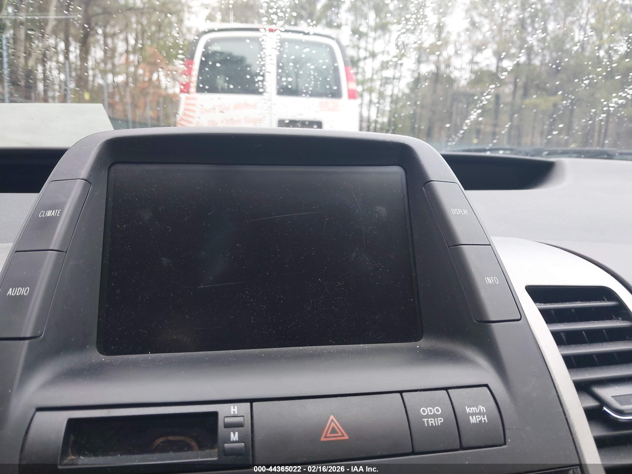 TOYOTA PRIUS image 7