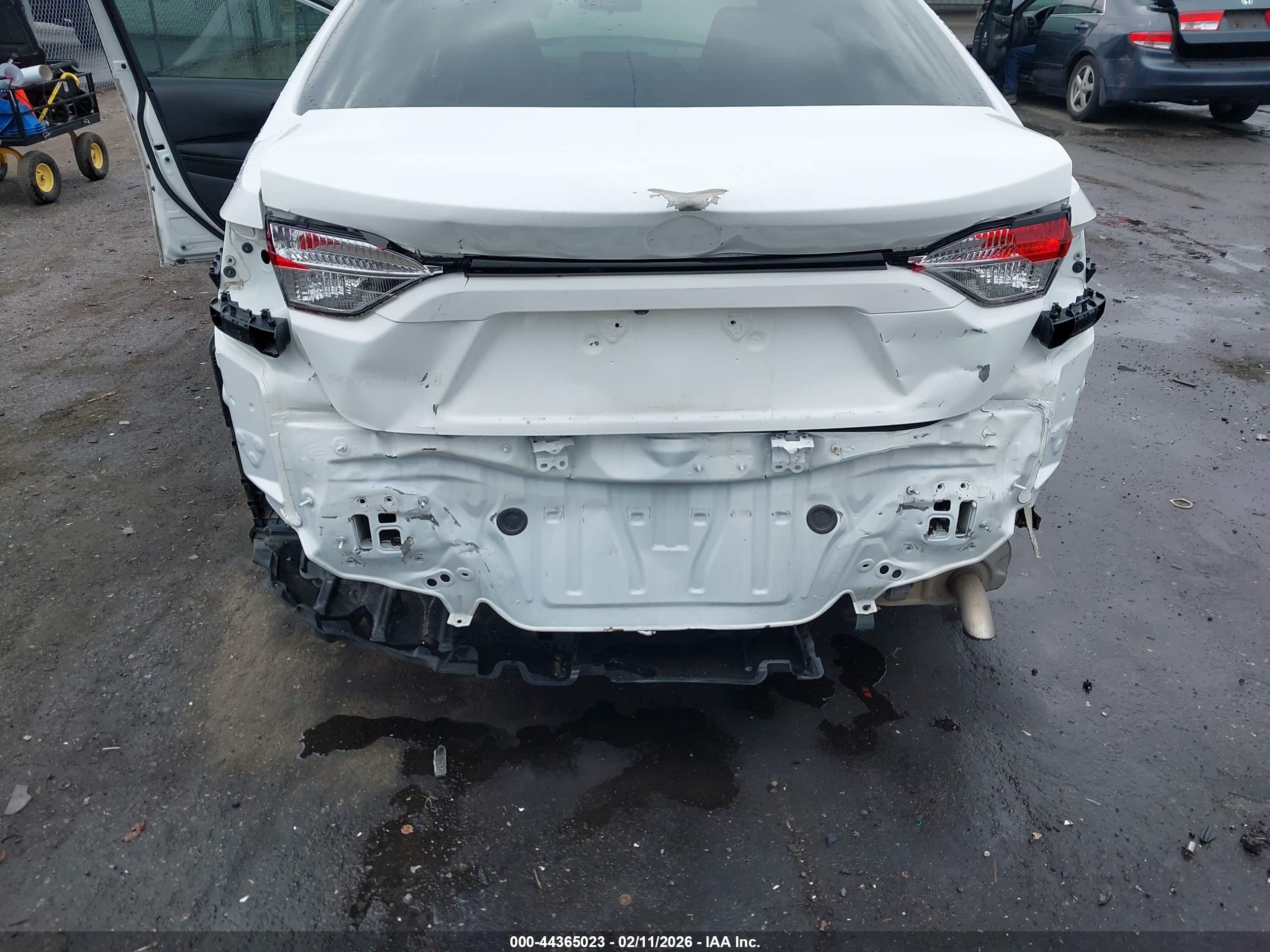 TOYOTA COROLLA image 6