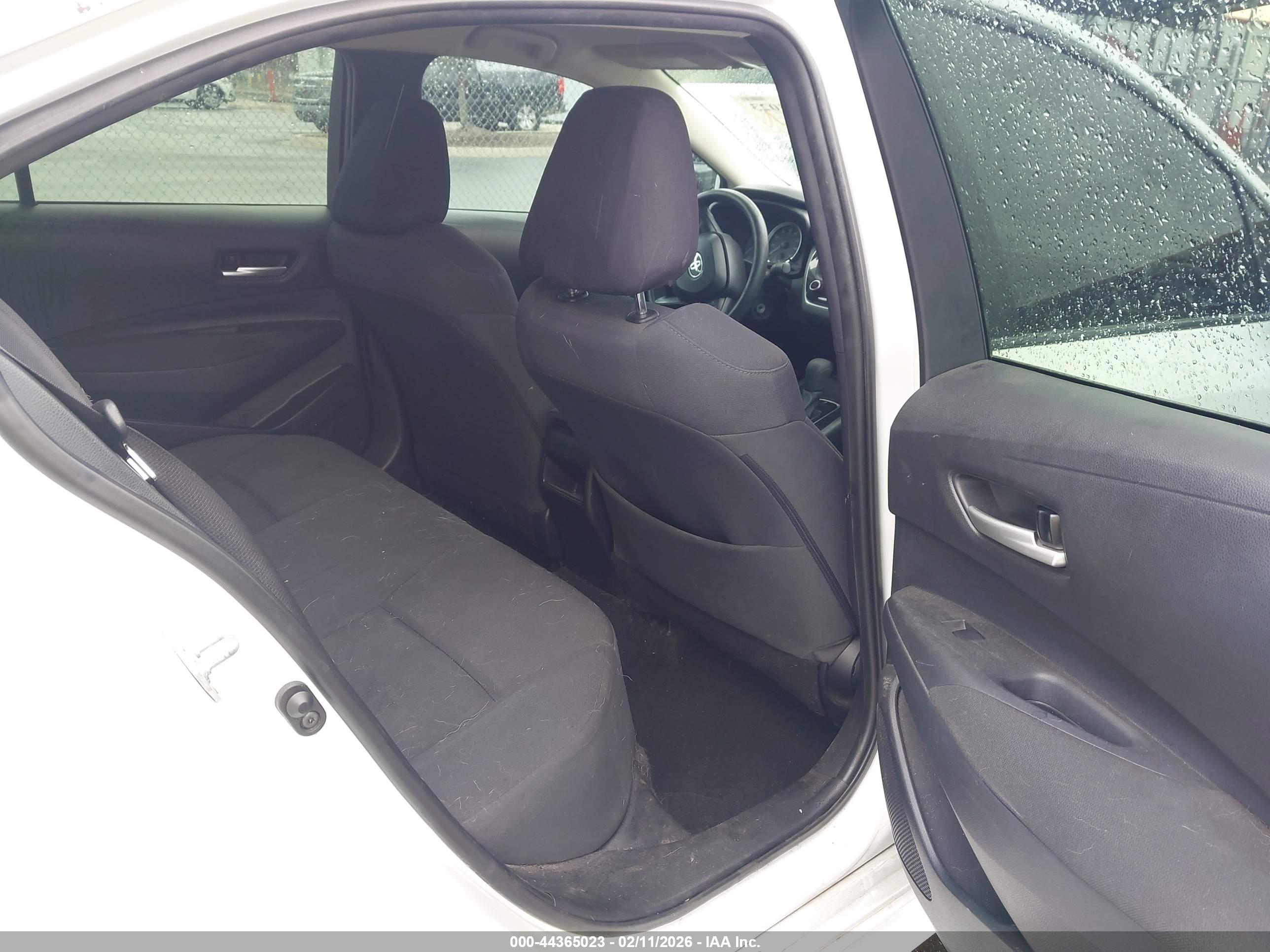 TOYOTA COROLLA image 8