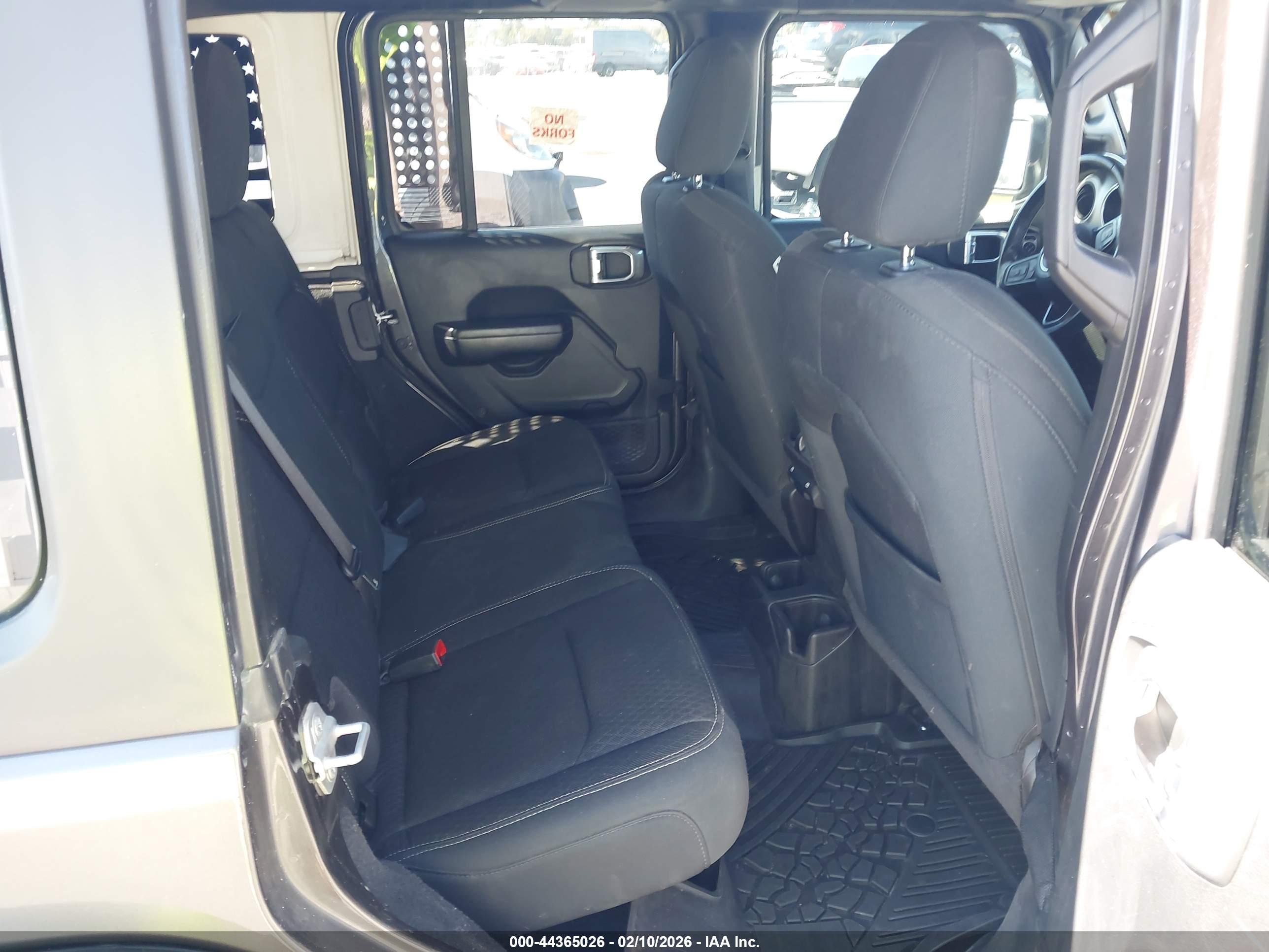 JEEP WRANGLER image 8