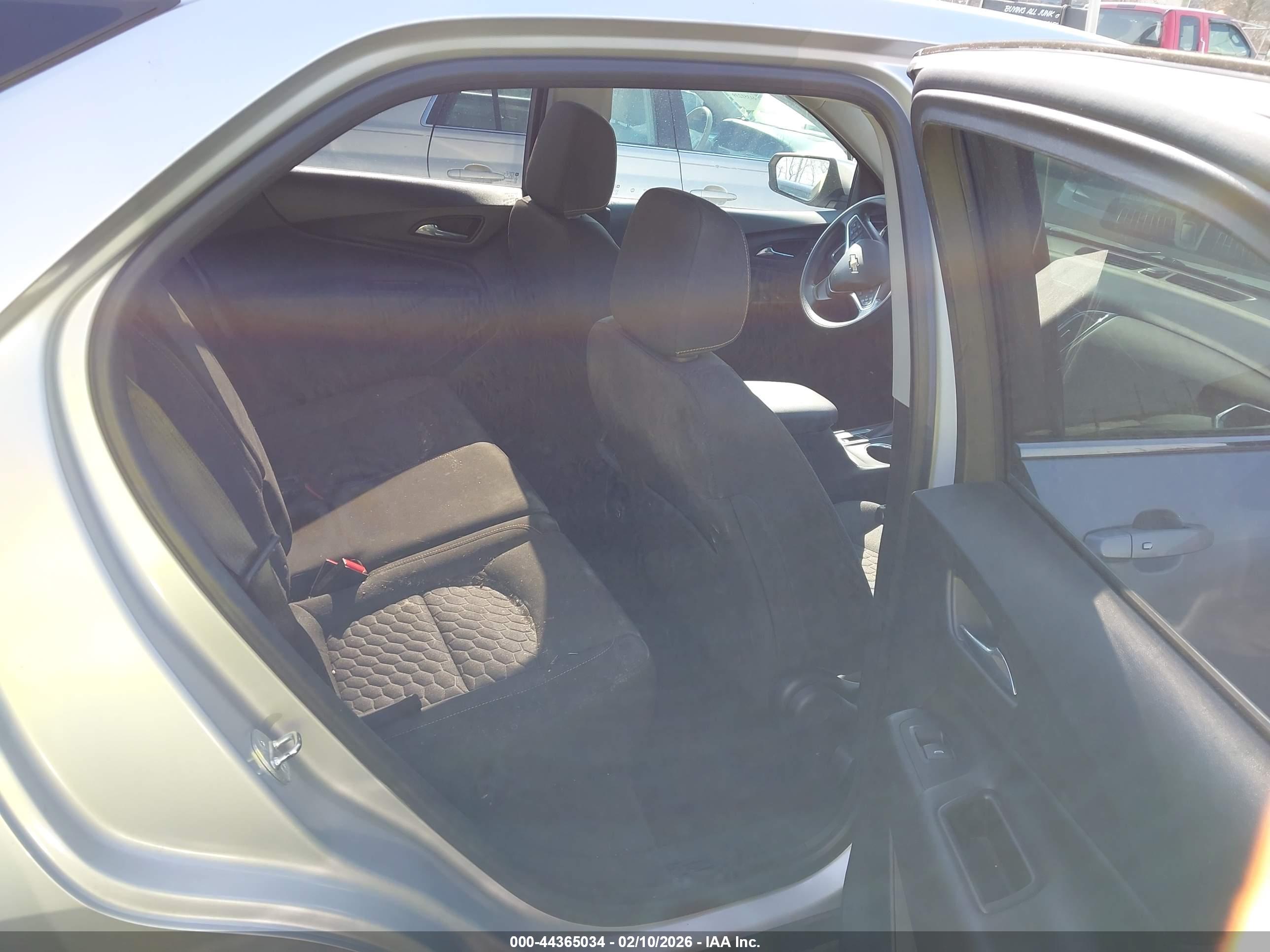 CHEVROLET EQUINOX image 8
