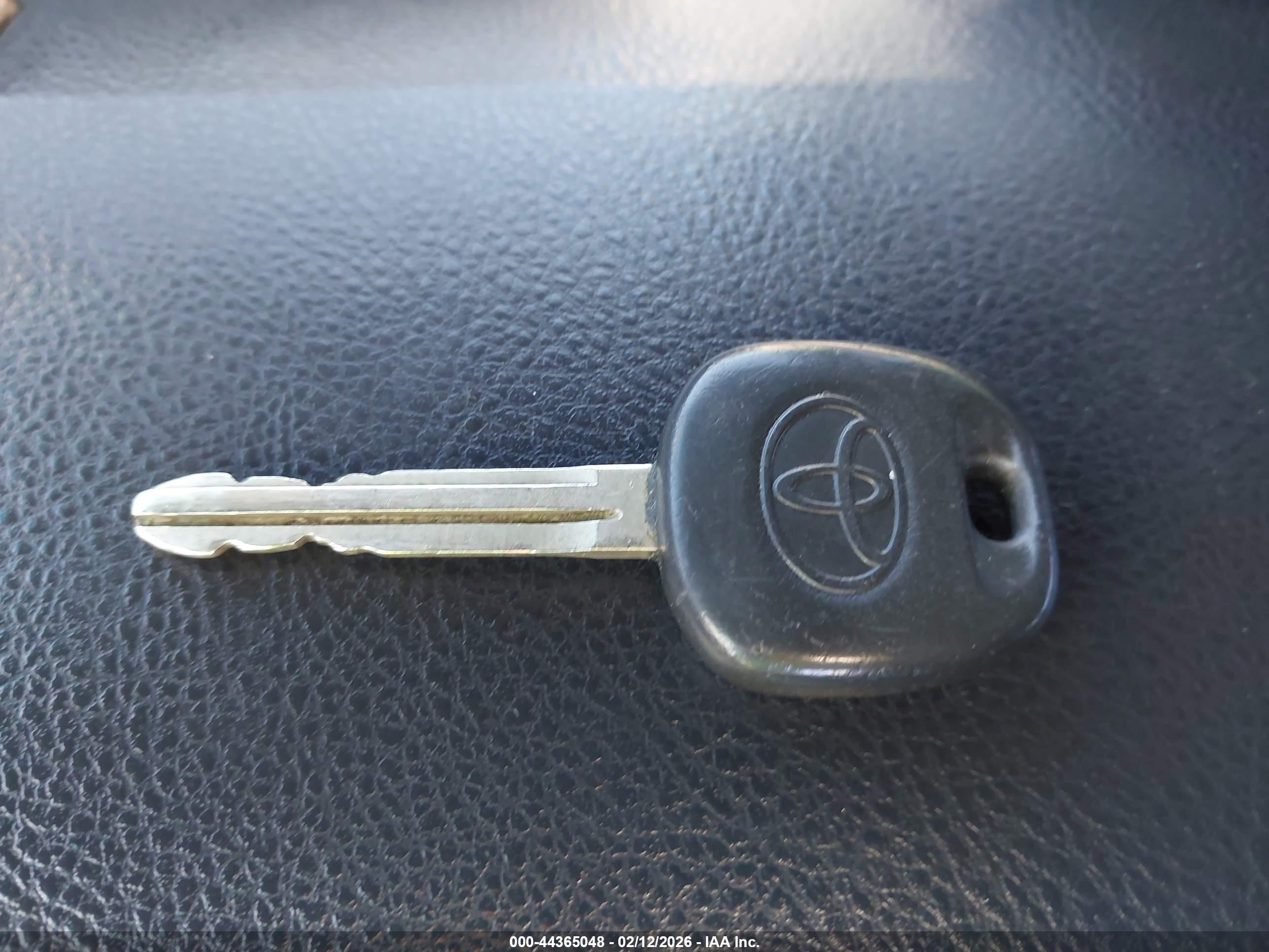 TOYOTA 4RUNNER image 11