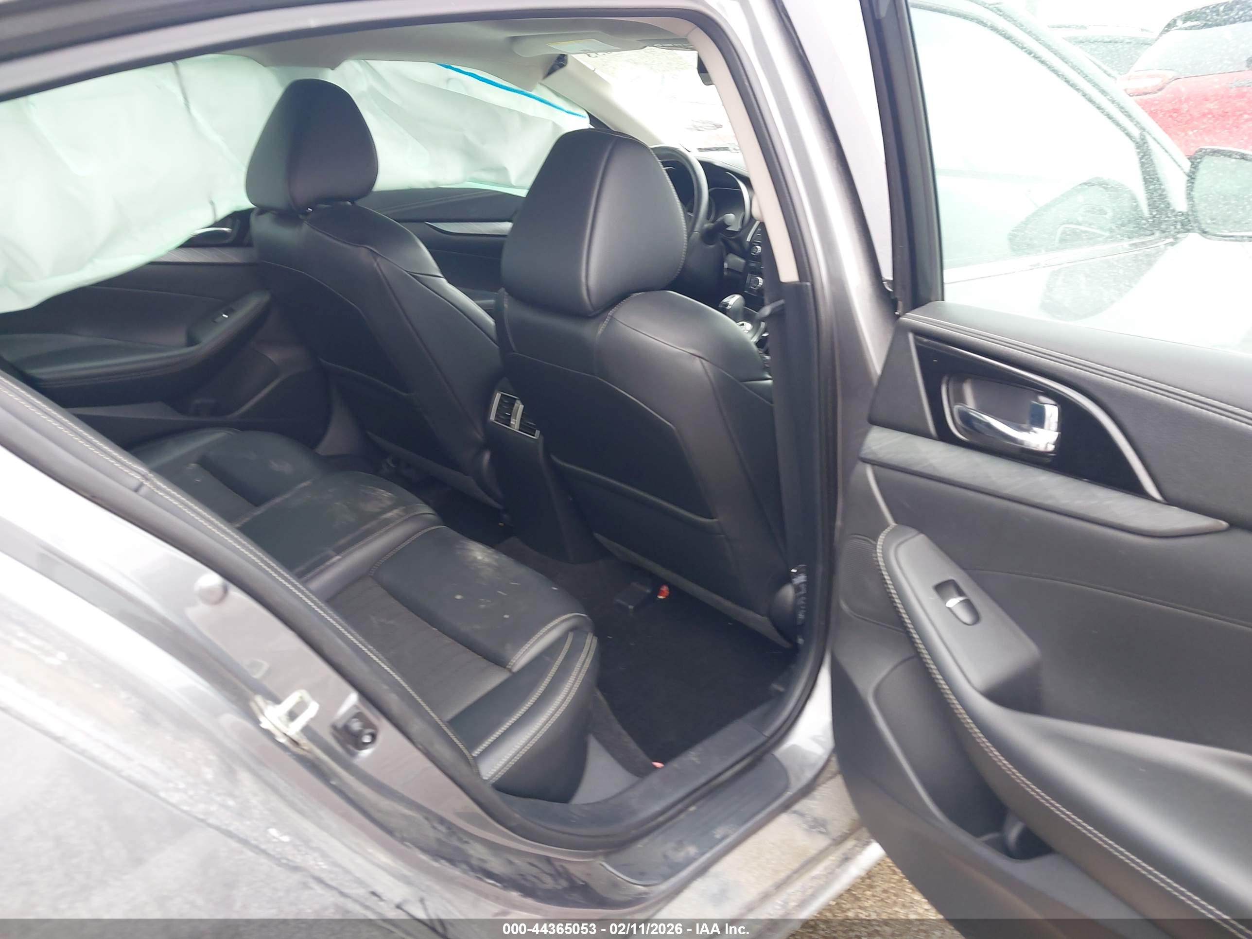 NISSAN MAXIMA image 8