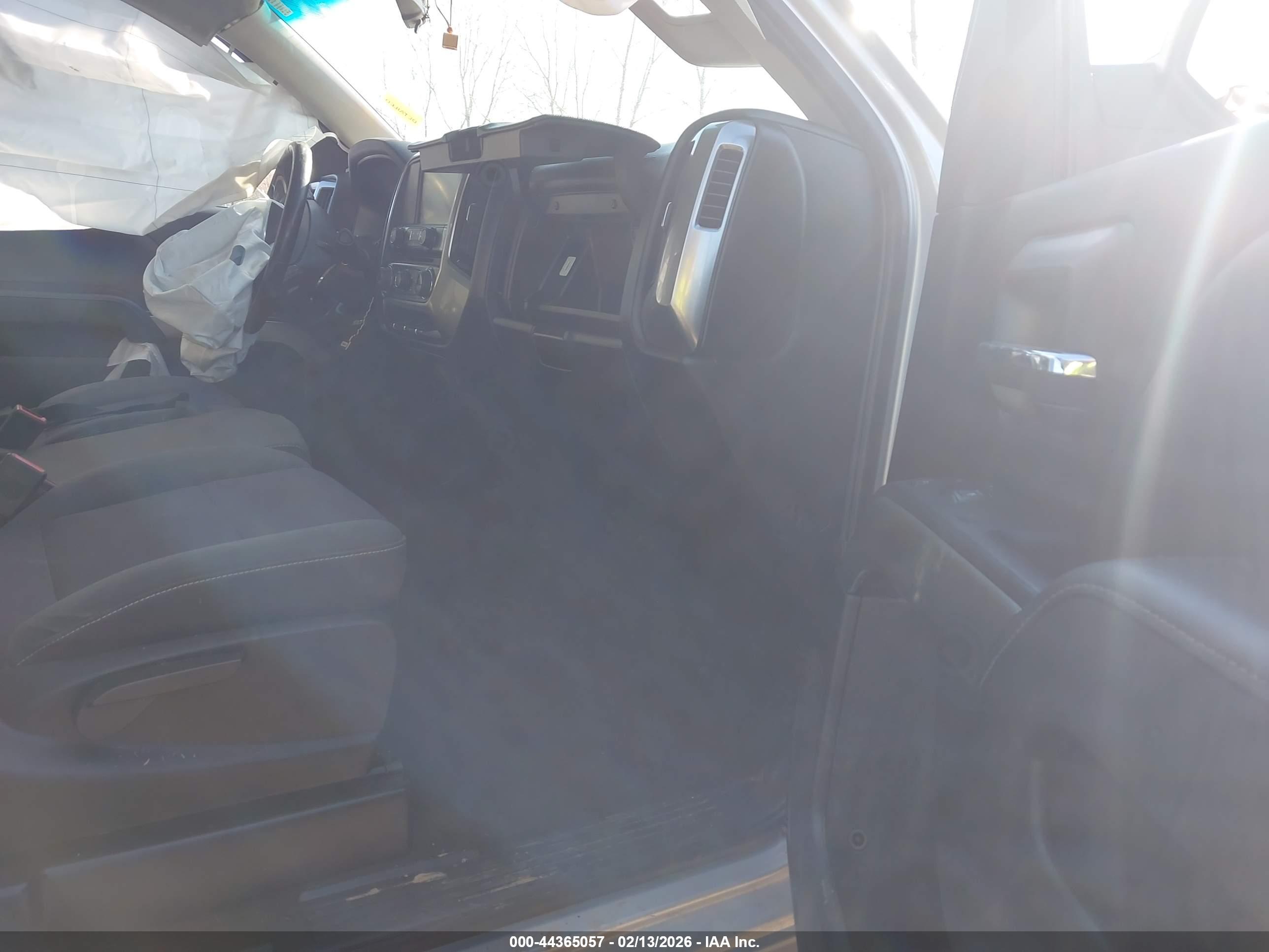 CHEVROLET SILVERADO image 5