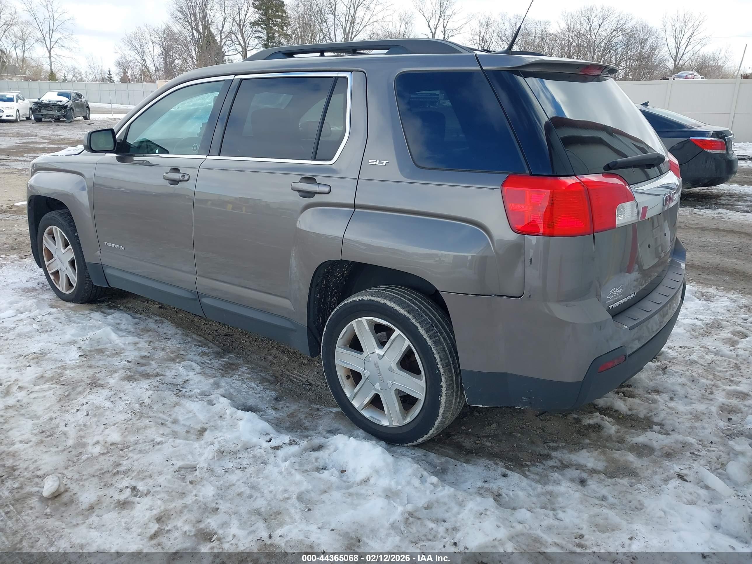 GMC TERRAIN image 3