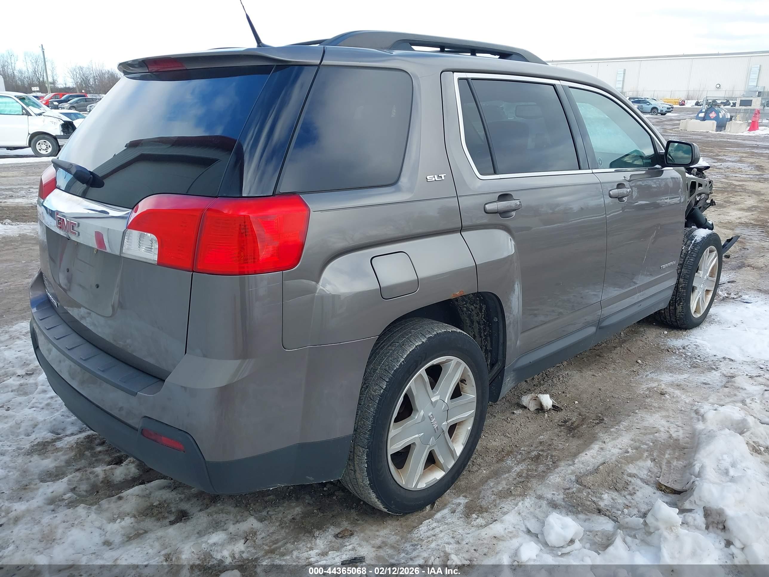 GMC TERRAIN image 4