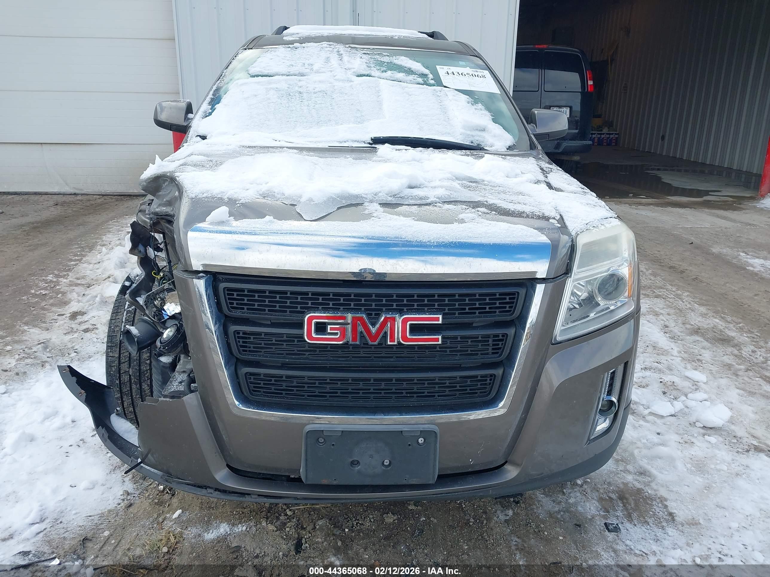GMC TERRAIN image 6