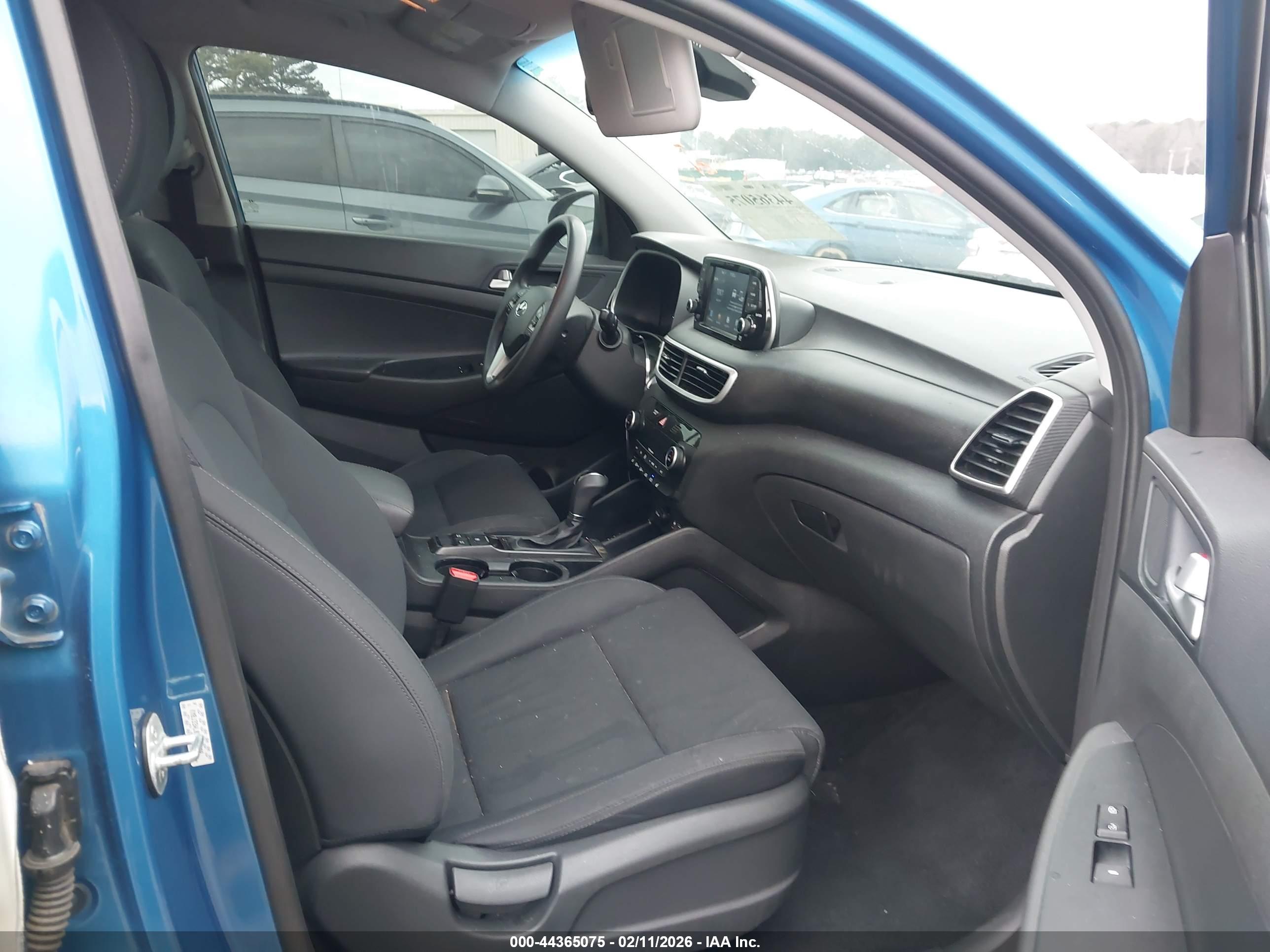 HYUNDAI TUCSON image 5