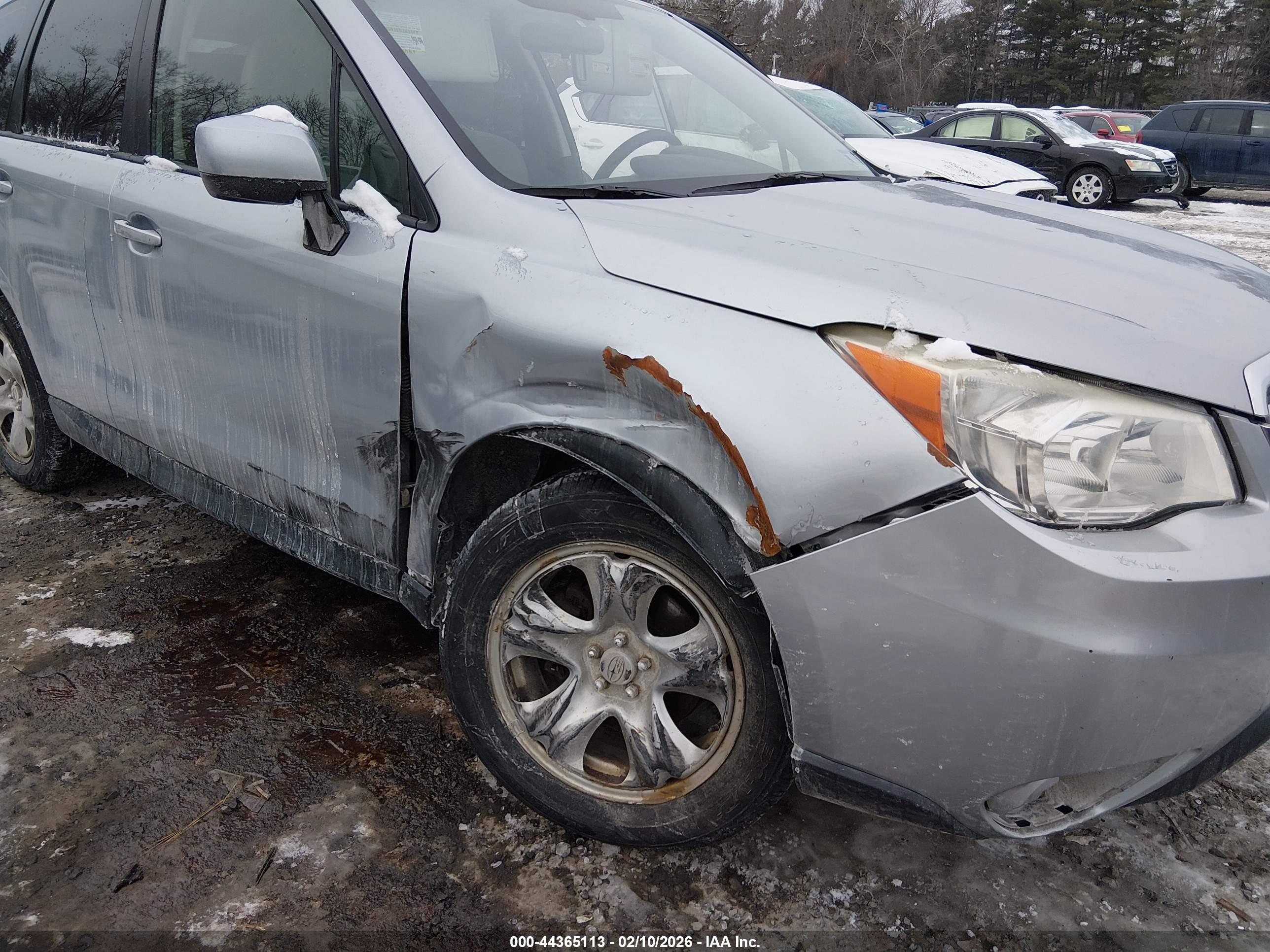 SUBARU FORESTER image 6