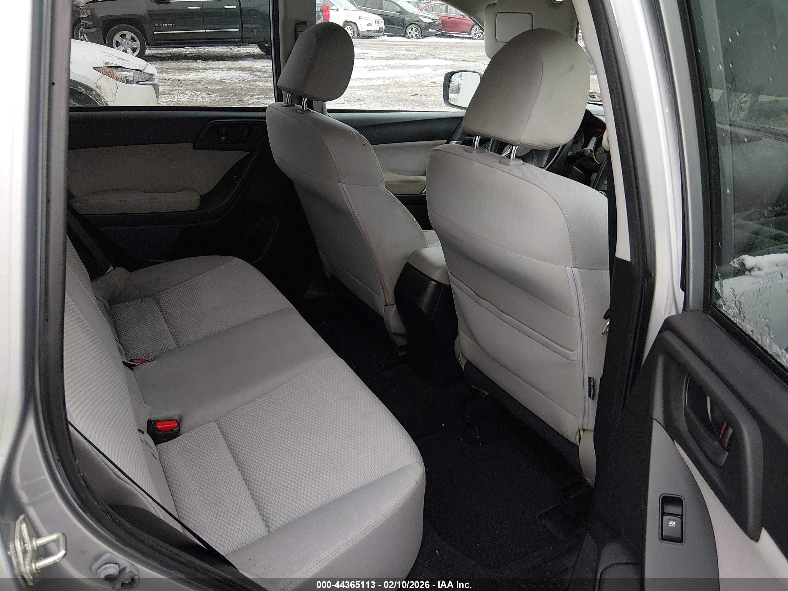 SUBARU FORESTER image 8