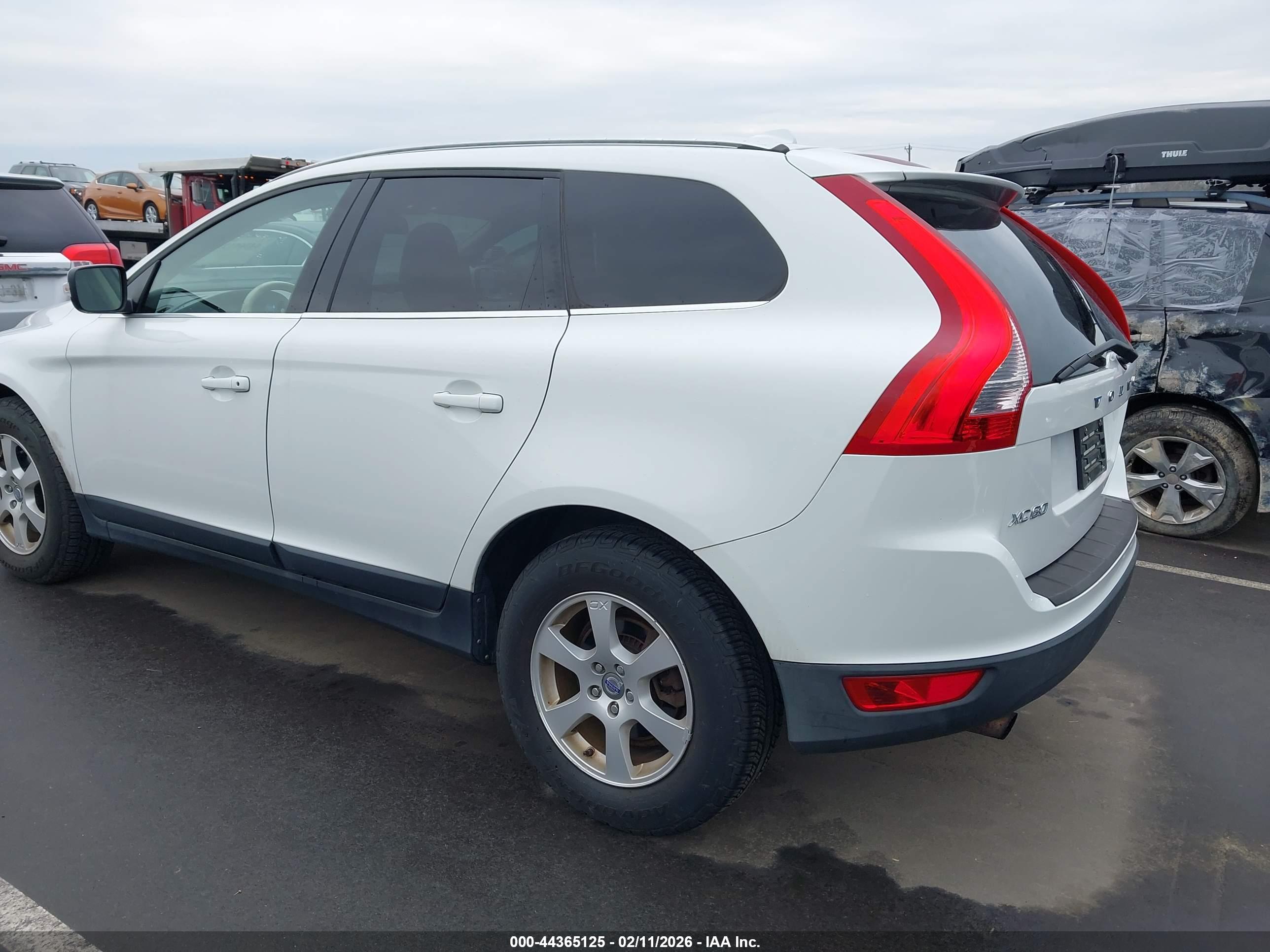 VOLVO XC60 image 3