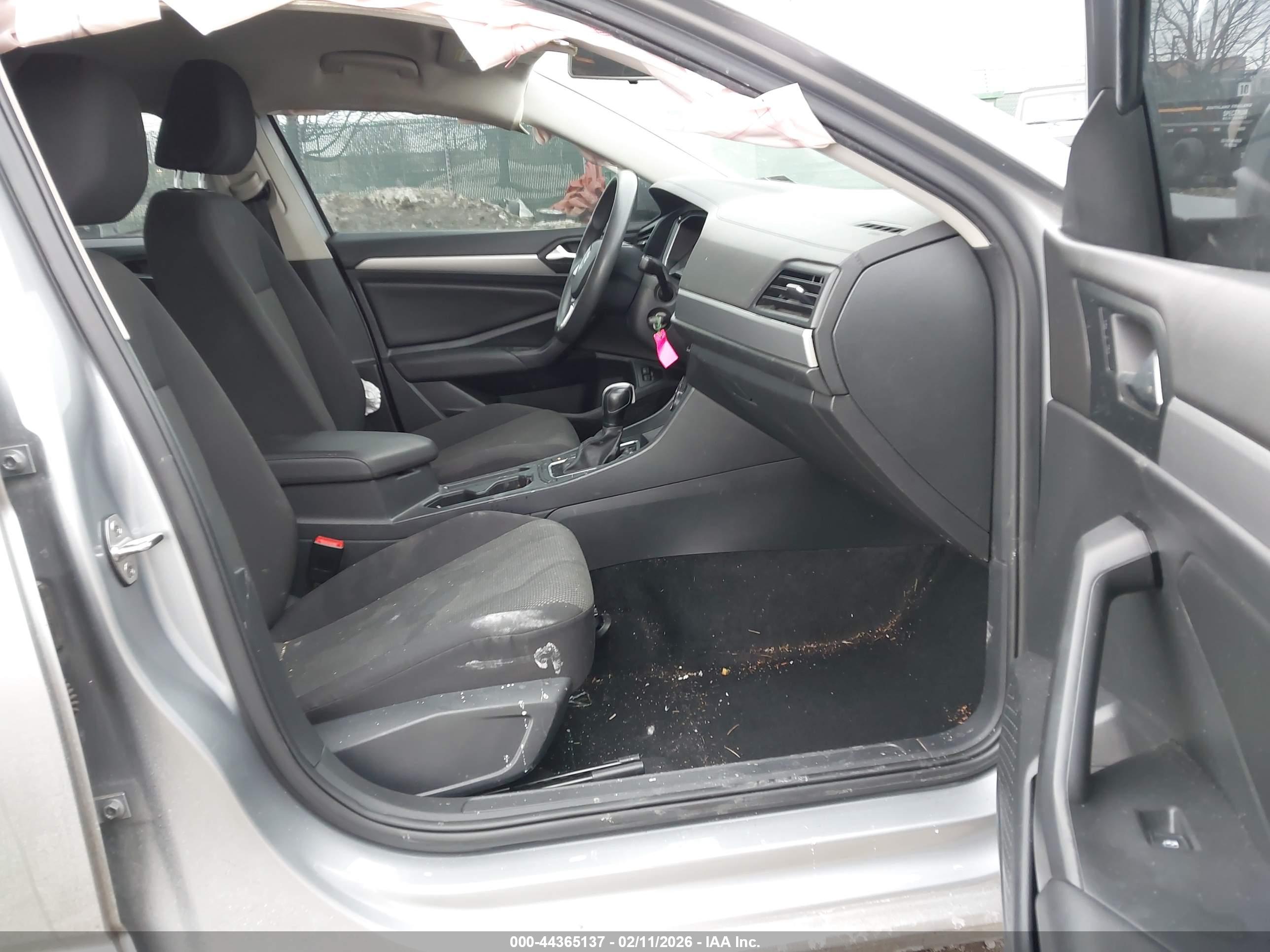VOLKSWAGEN JETTA image 5