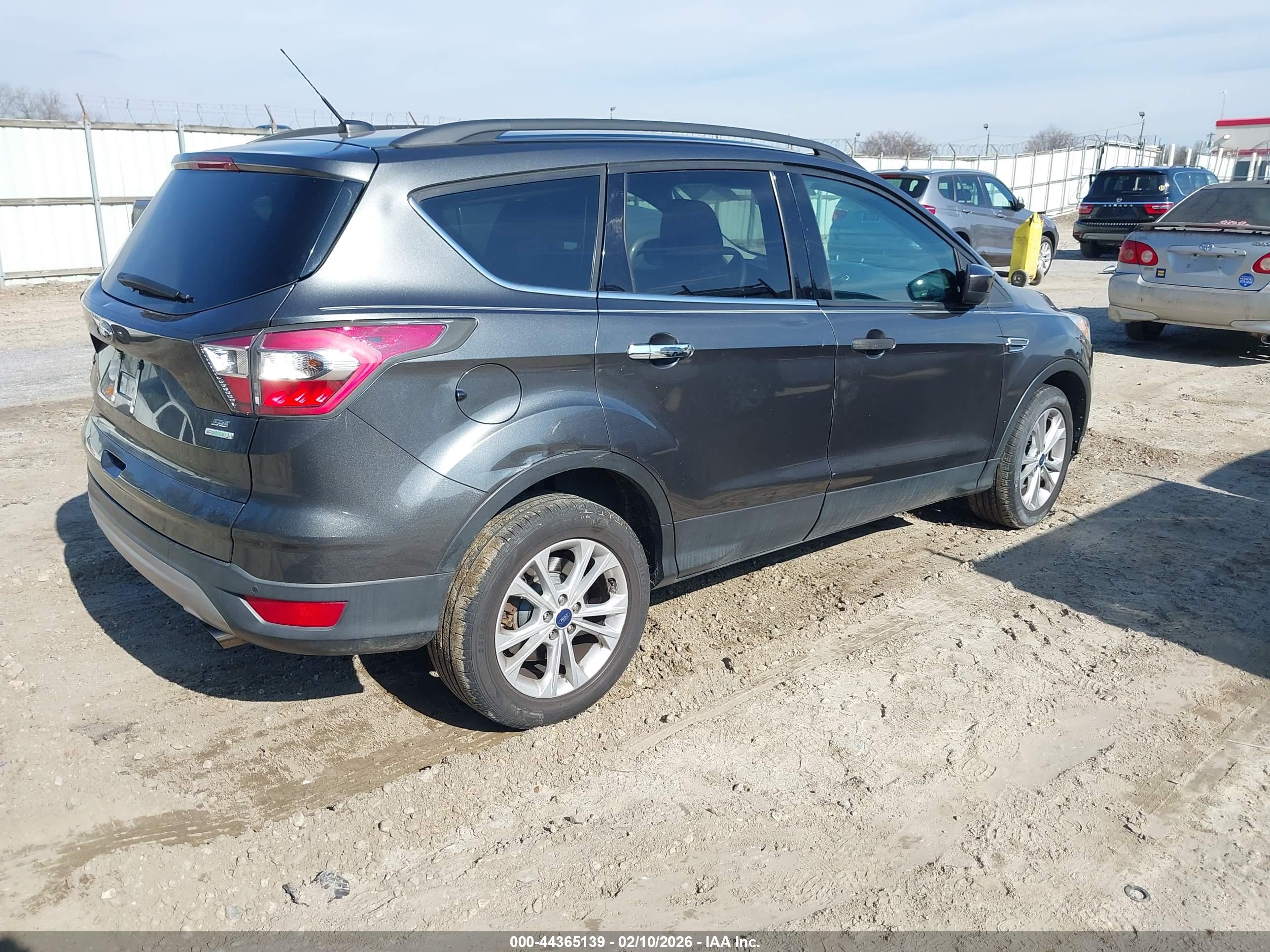 FORD ESCAPE image 4