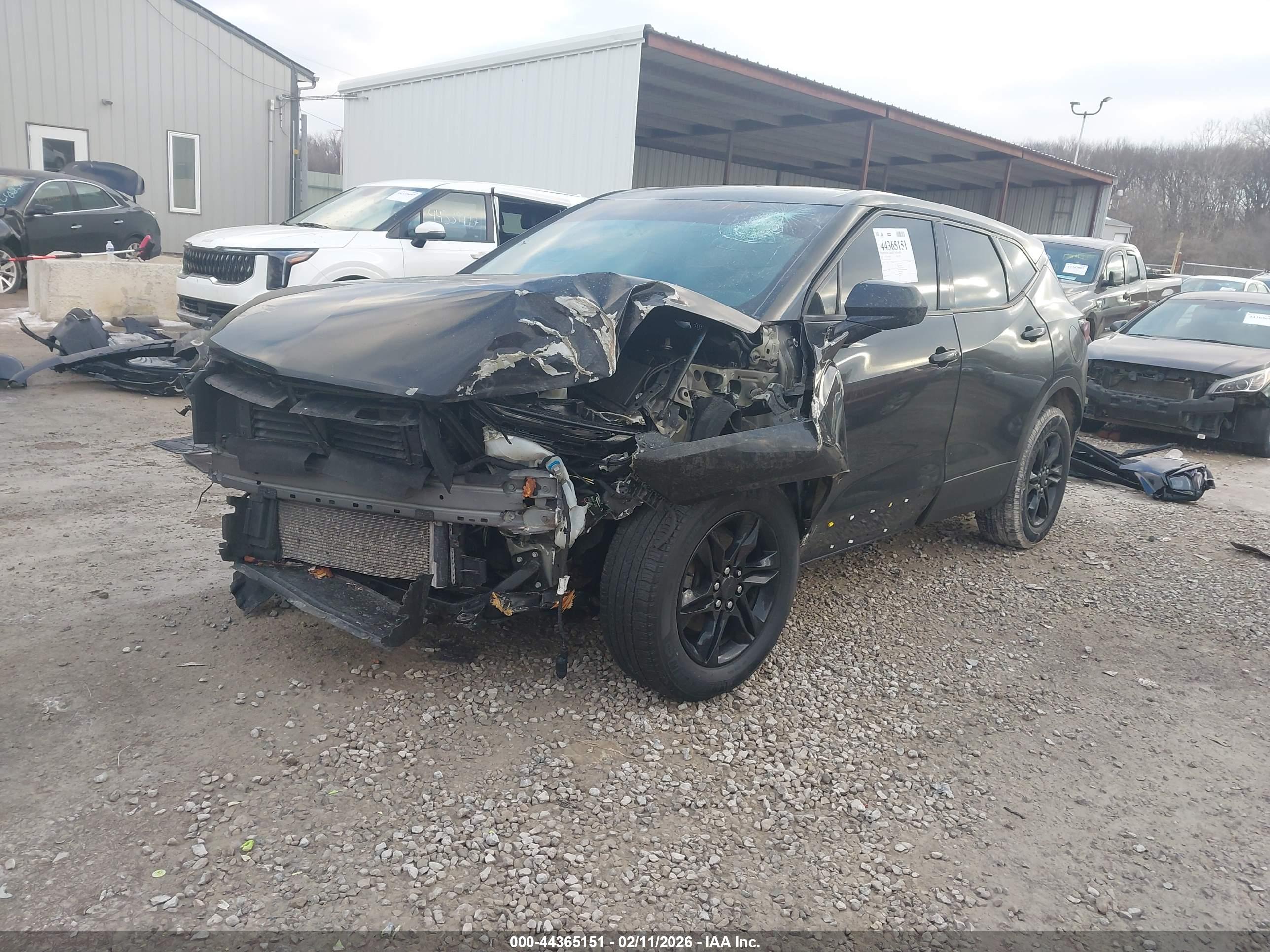 CHEVROLET BLAZER image 2