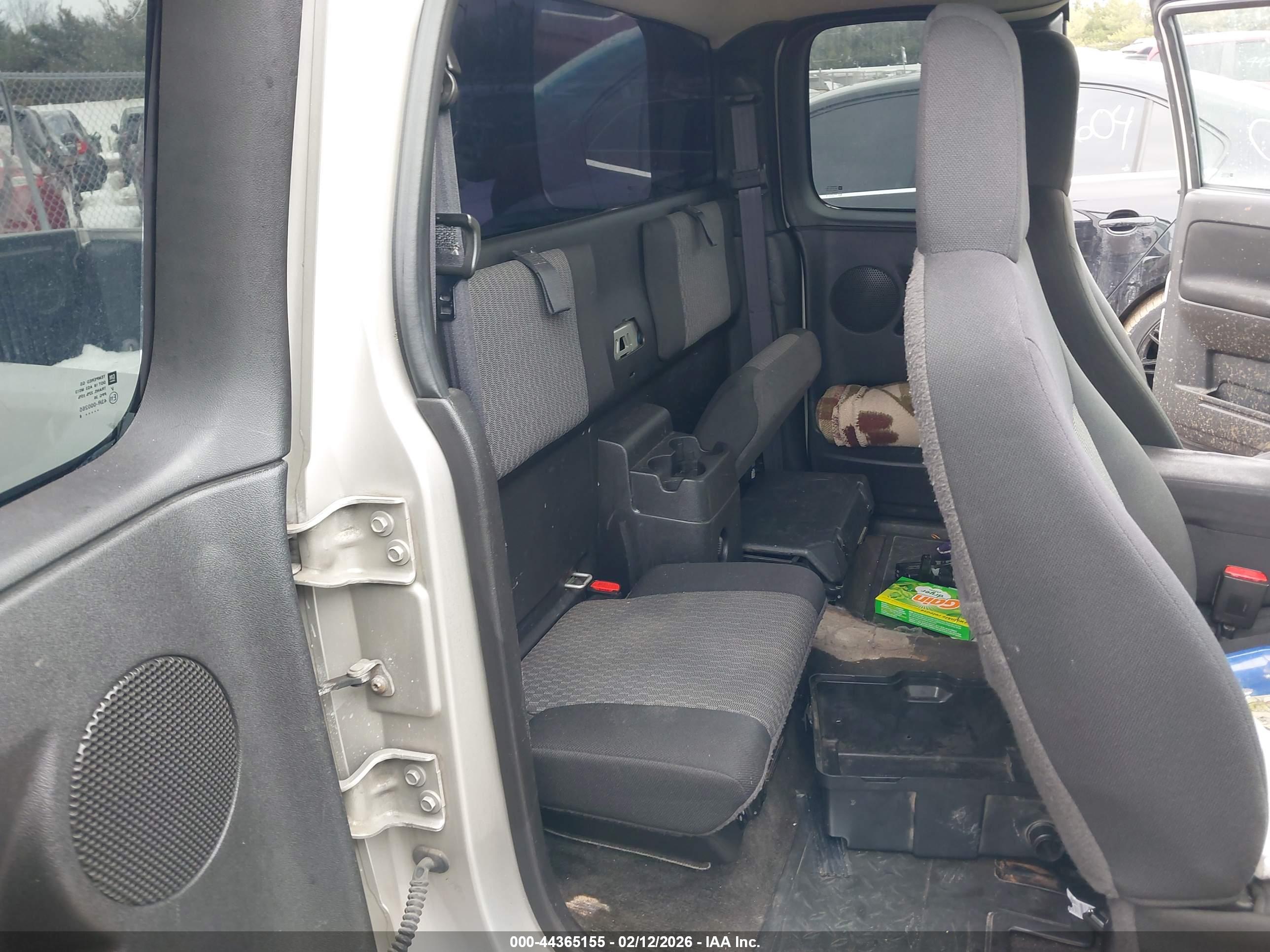CHEVROLET COLORADO image 8
