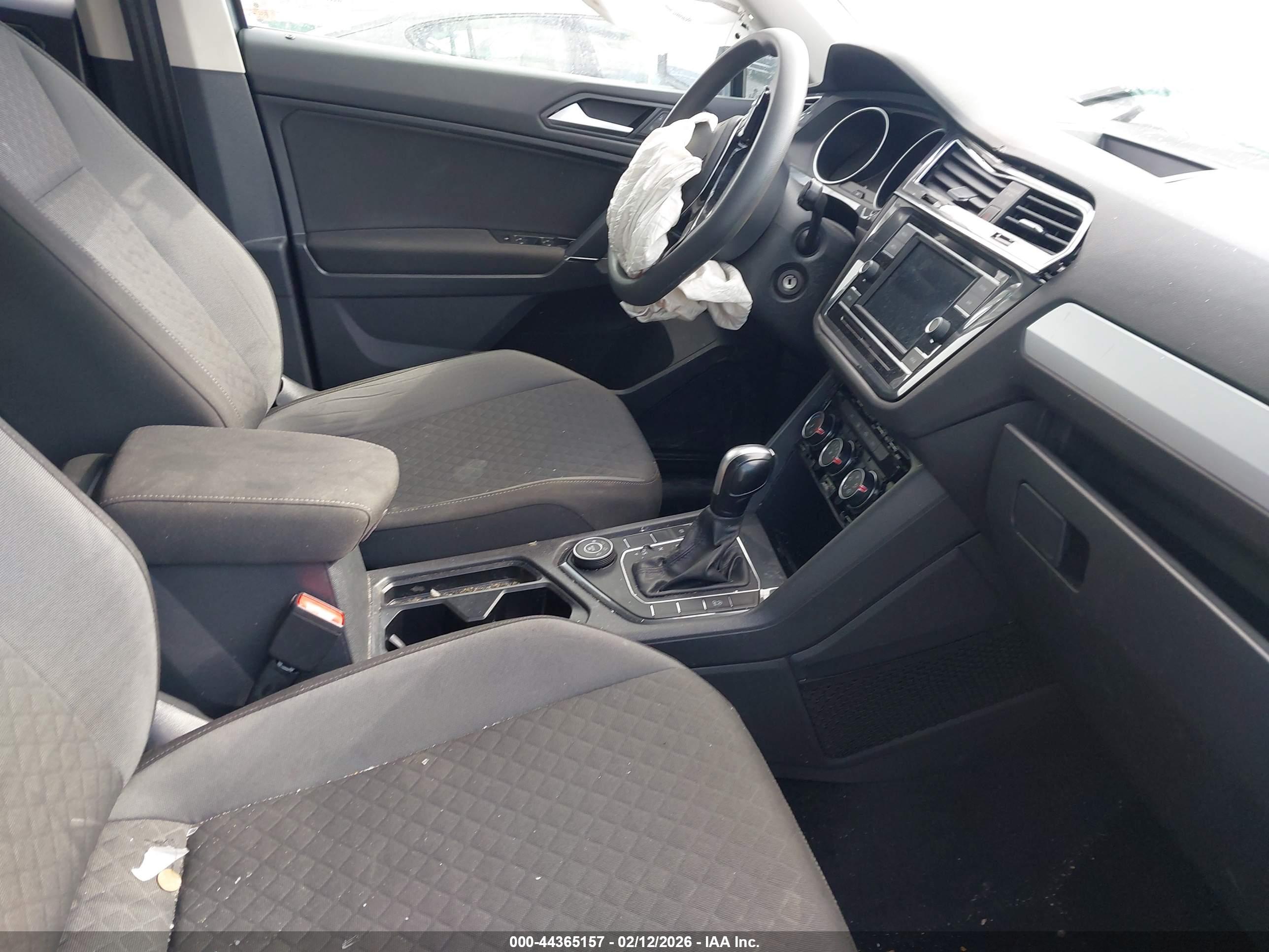 VOLKSWAGEN TIGUAN image 5
