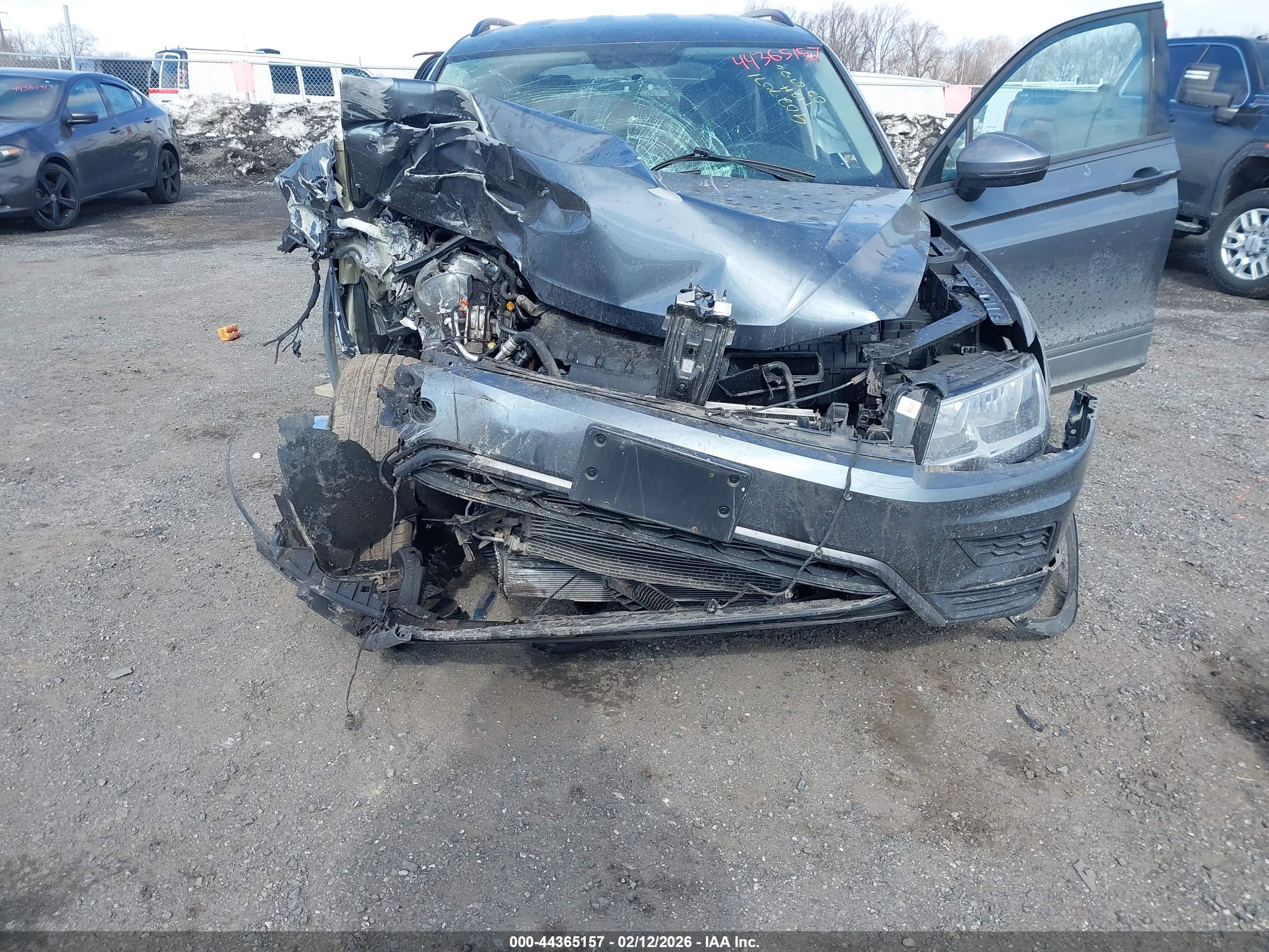 VOLKSWAGEN TIGUAN image 6