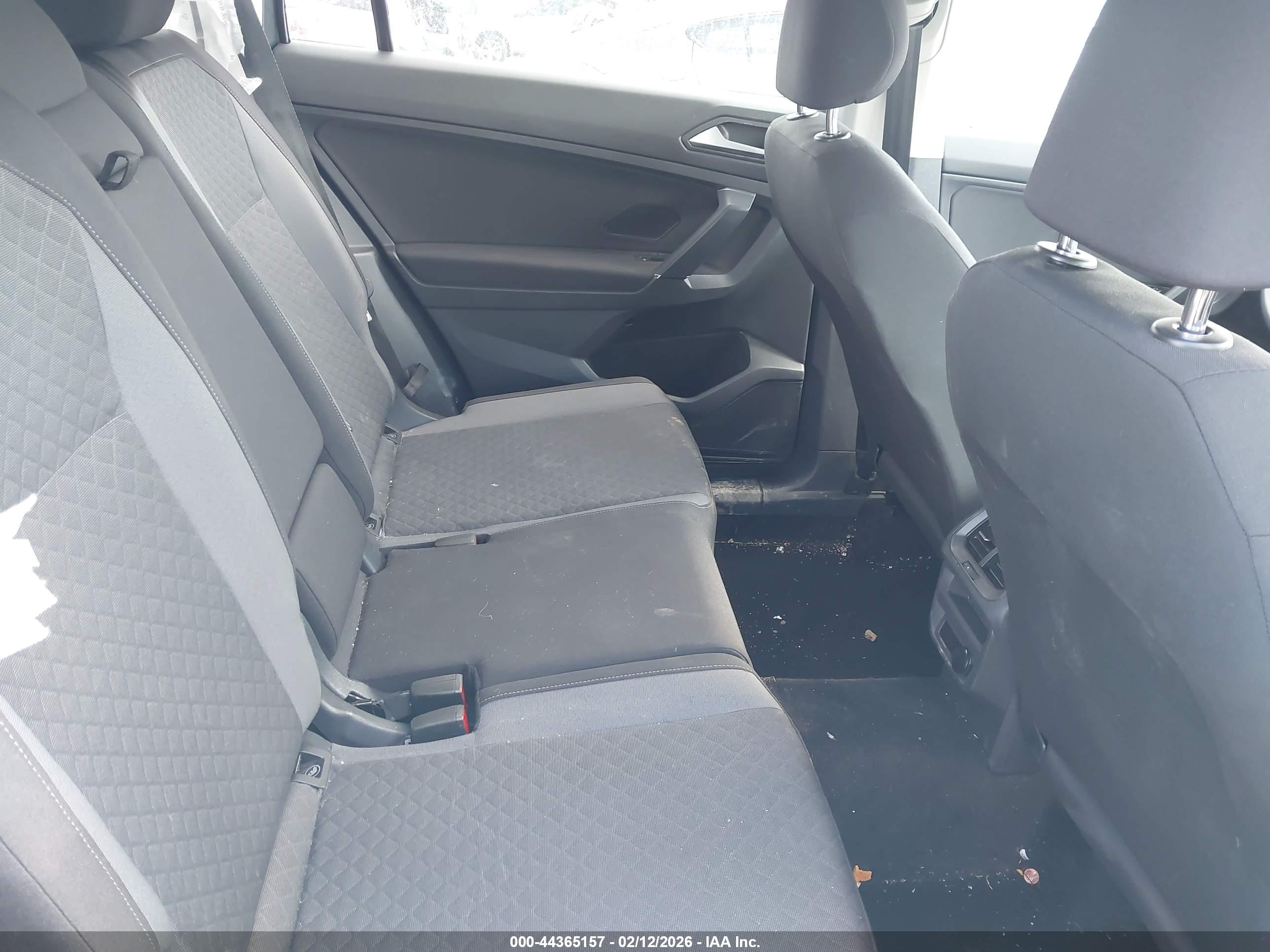 VOLKSWAGEN TIGUAN image 8