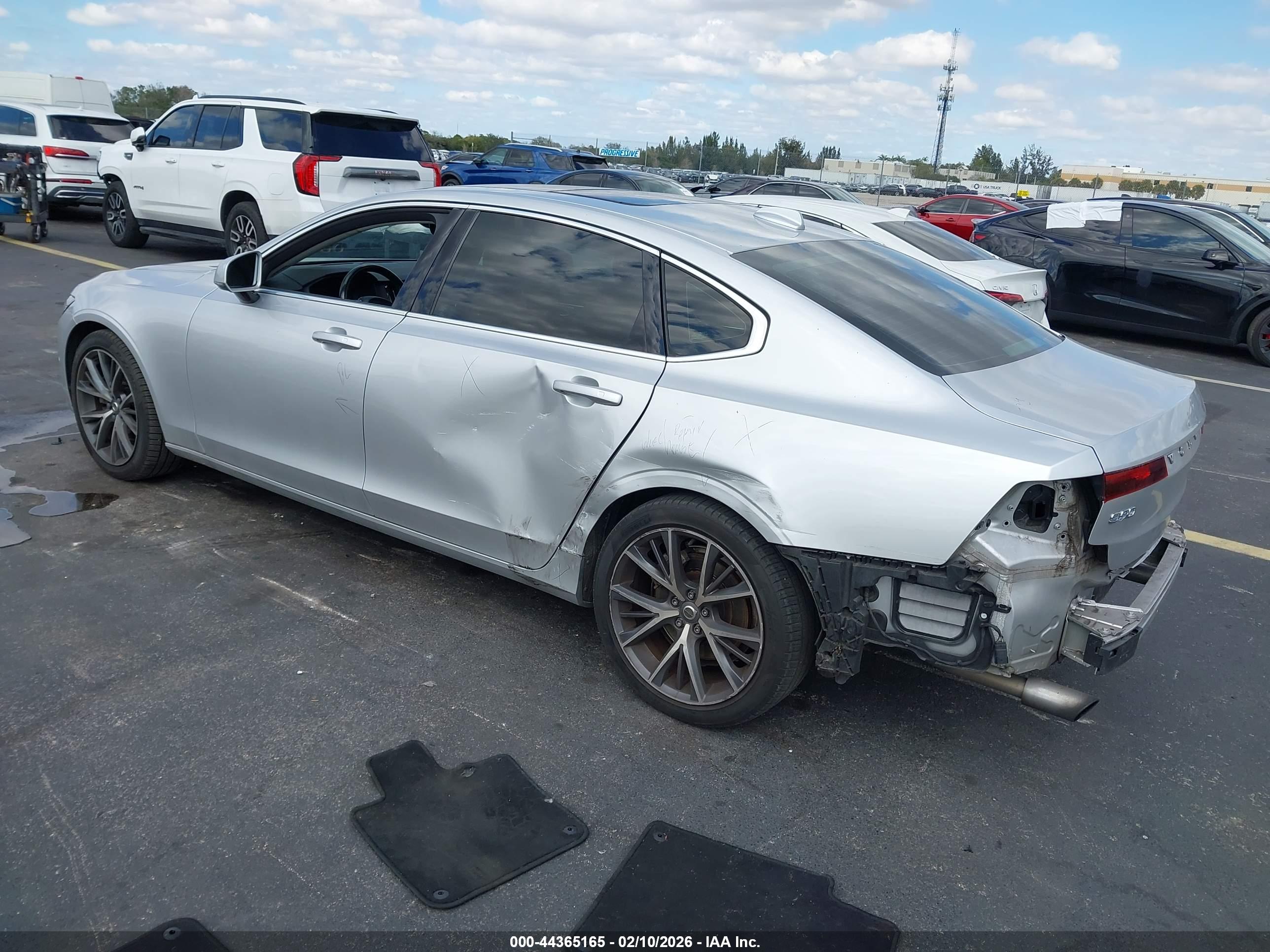 VOLVO S90 image 3