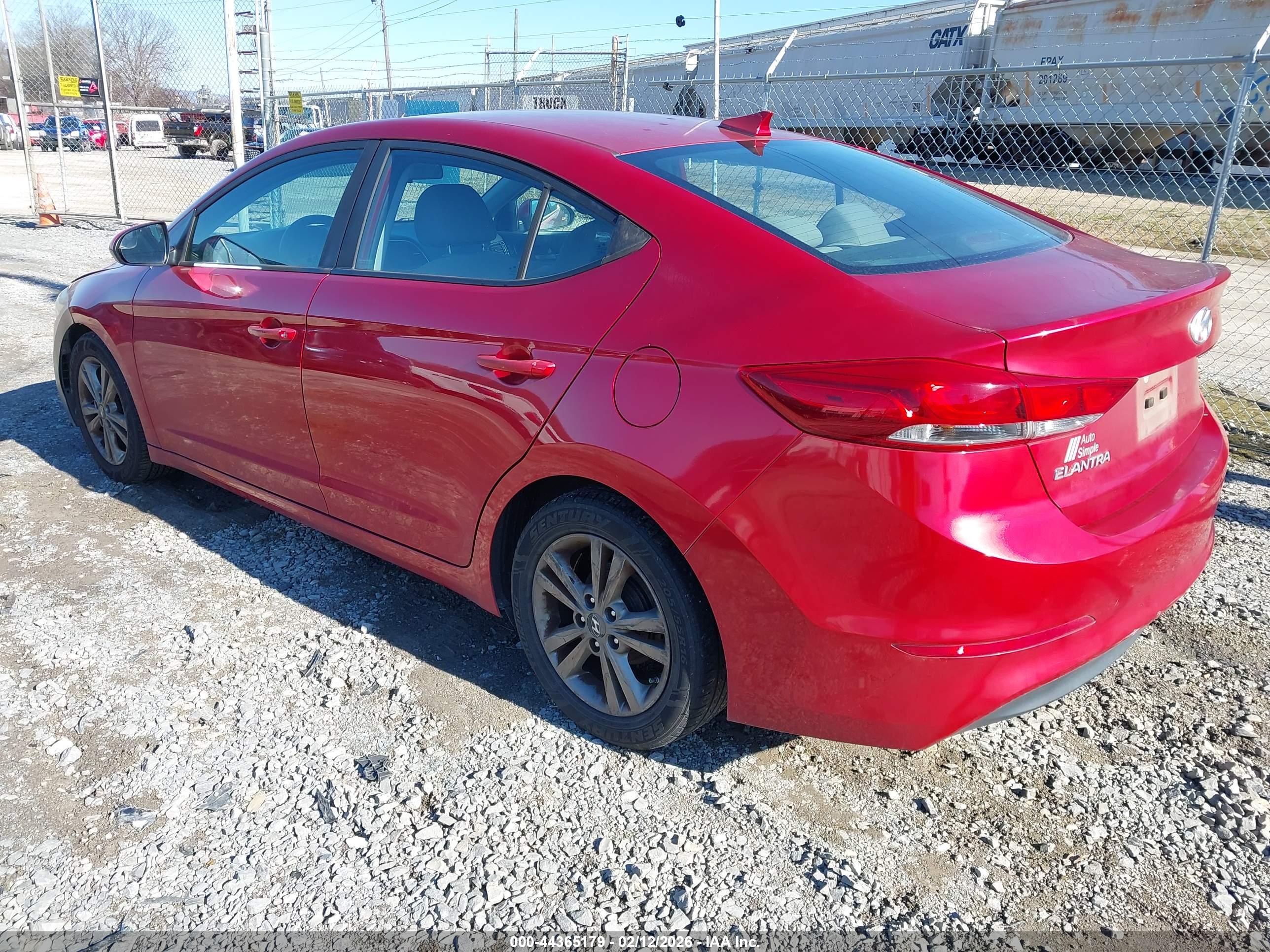 HYUNDAI ELANTRA image 3