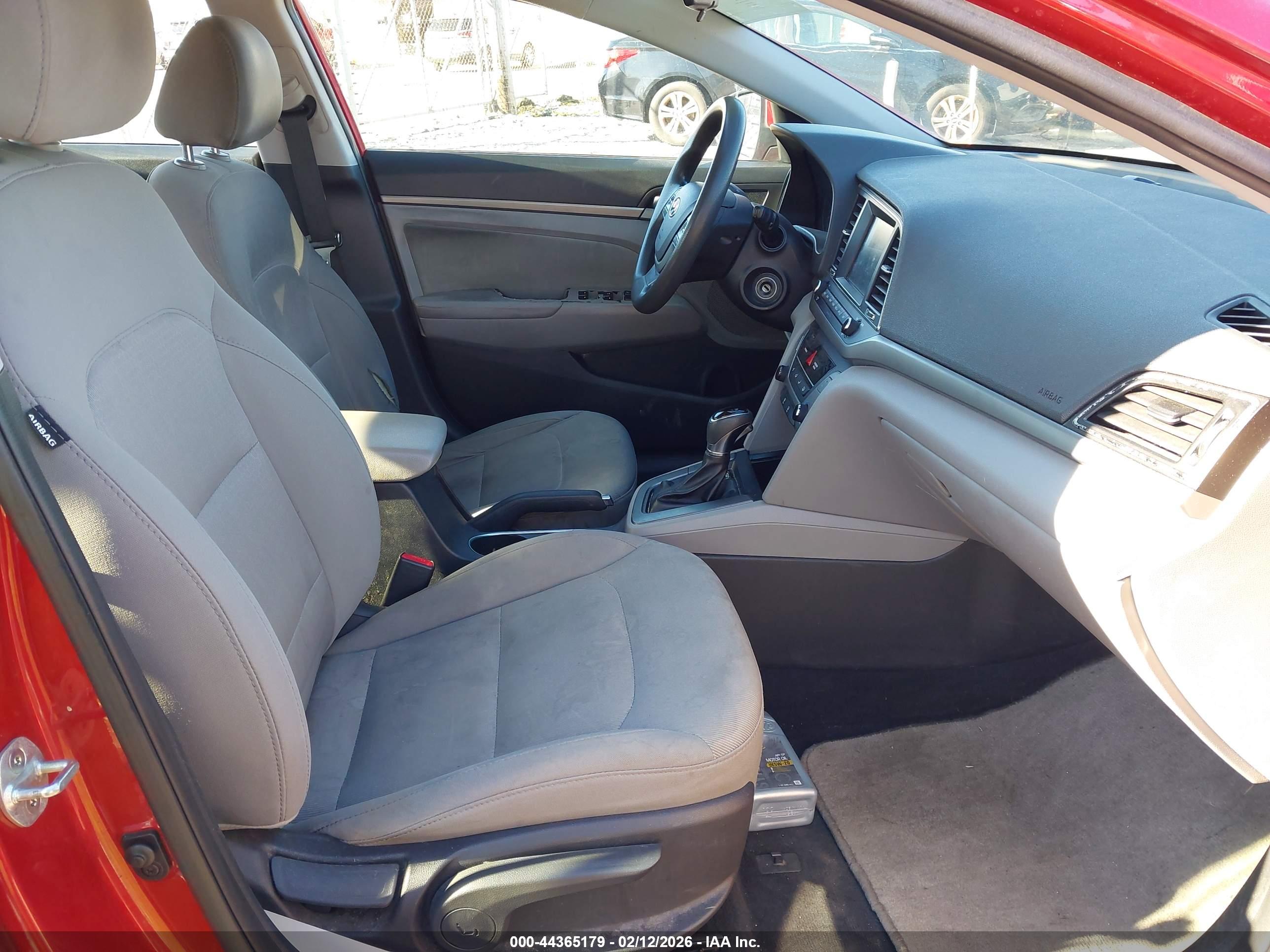 HYUNDAI ELANTRA image 5