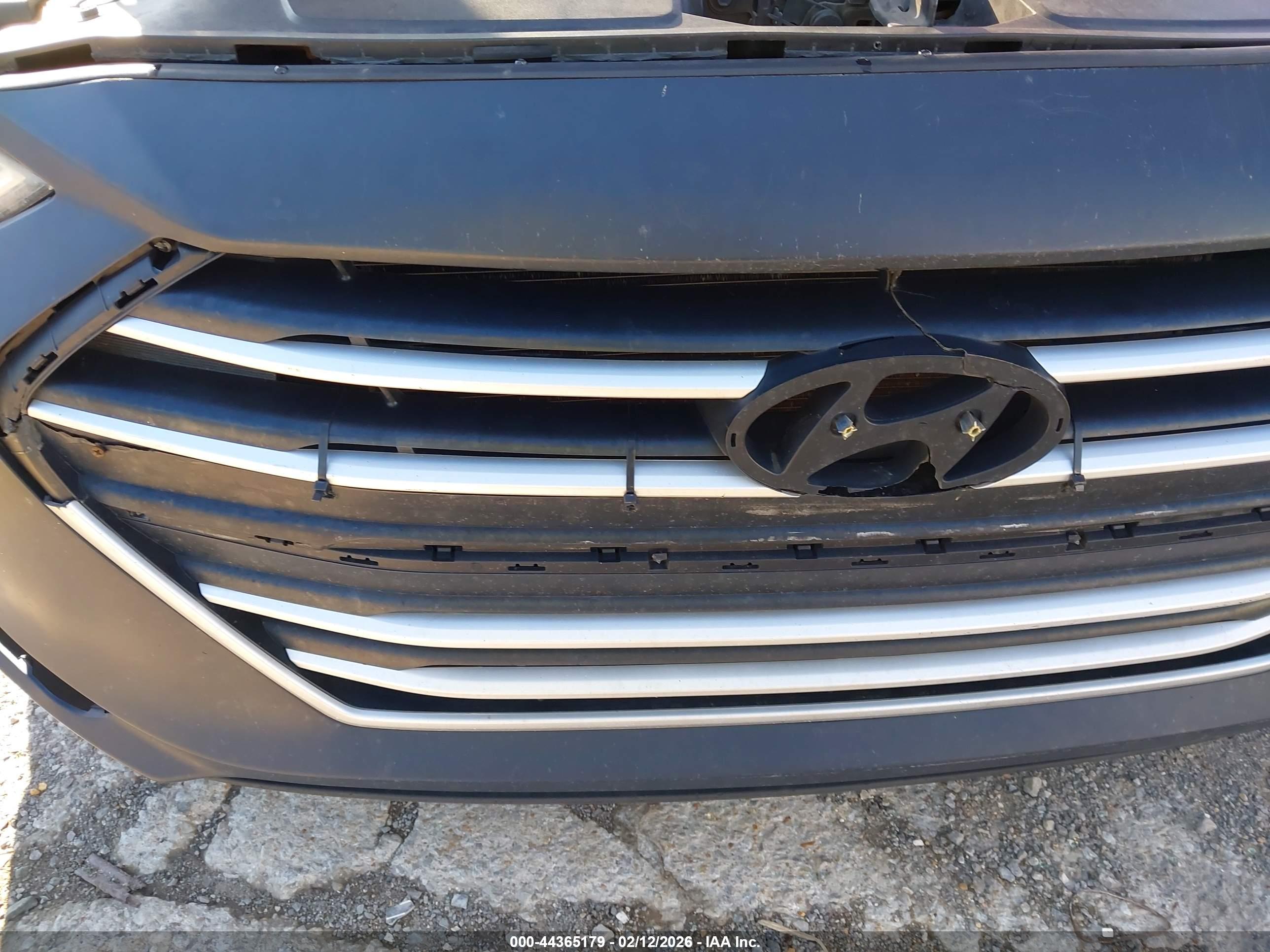 HYUNDAI ELANTRA image 6