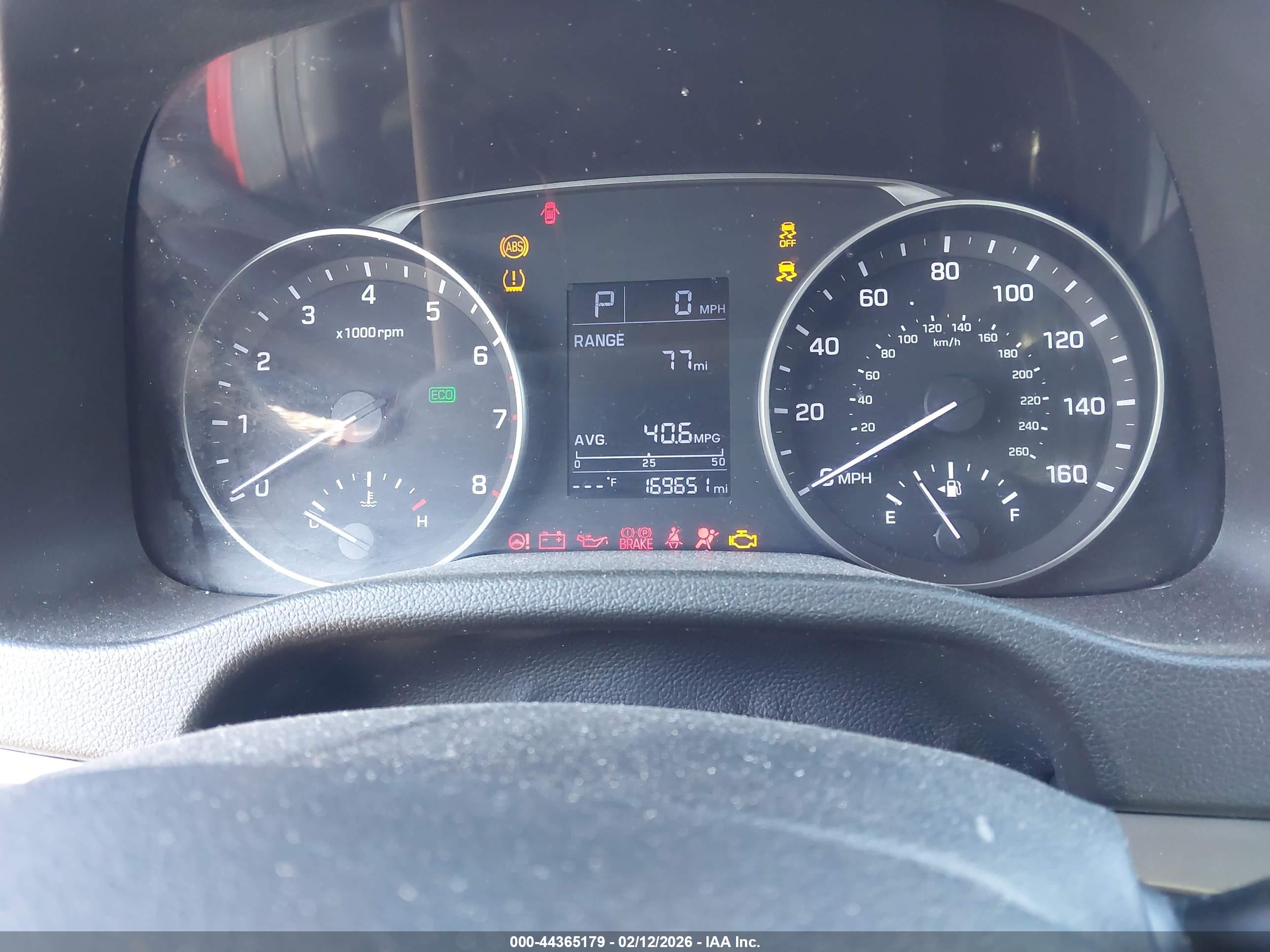 HYUNDAI ELANTRA image 7