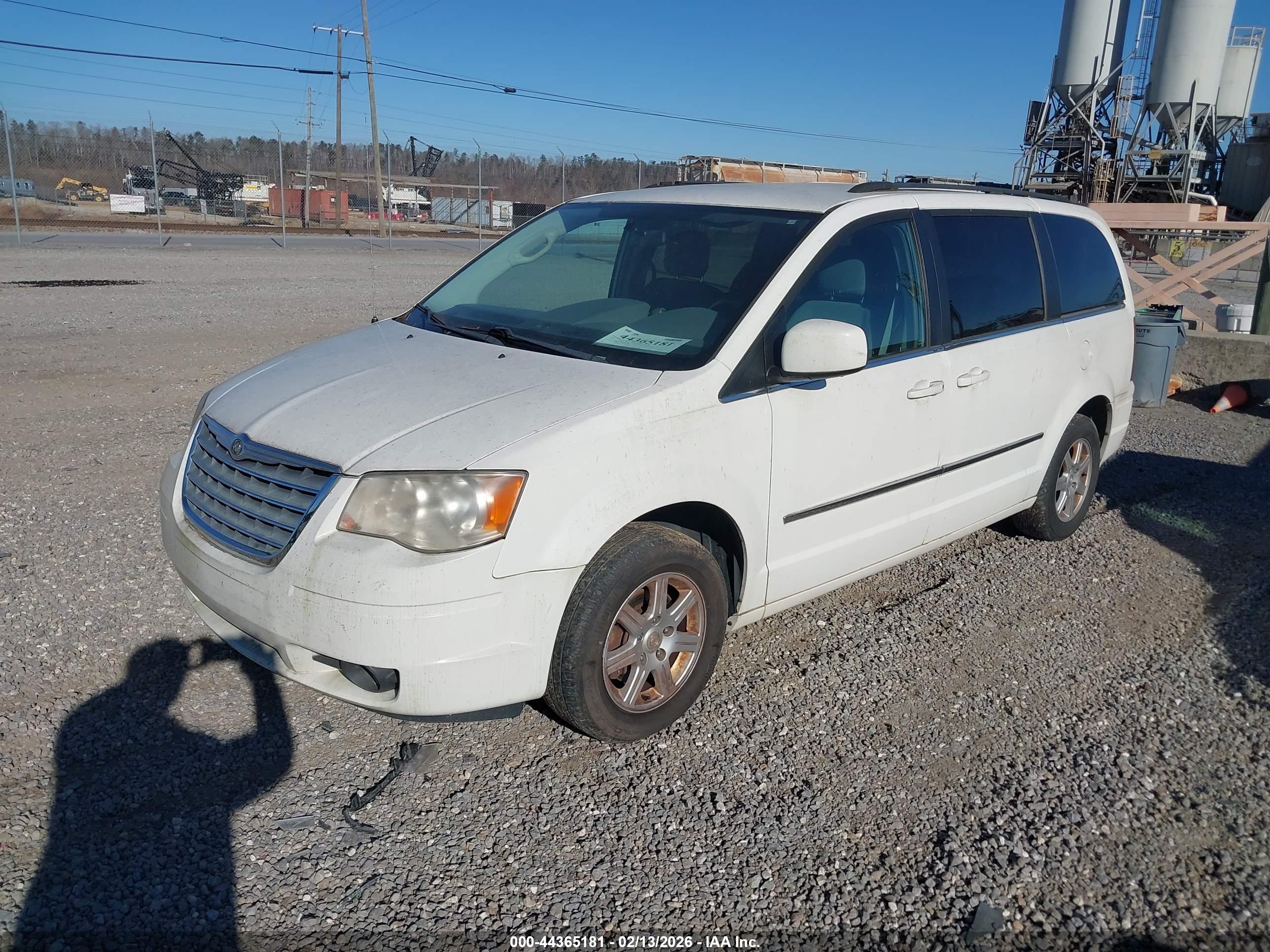 CHRYSLER TOWN image 2