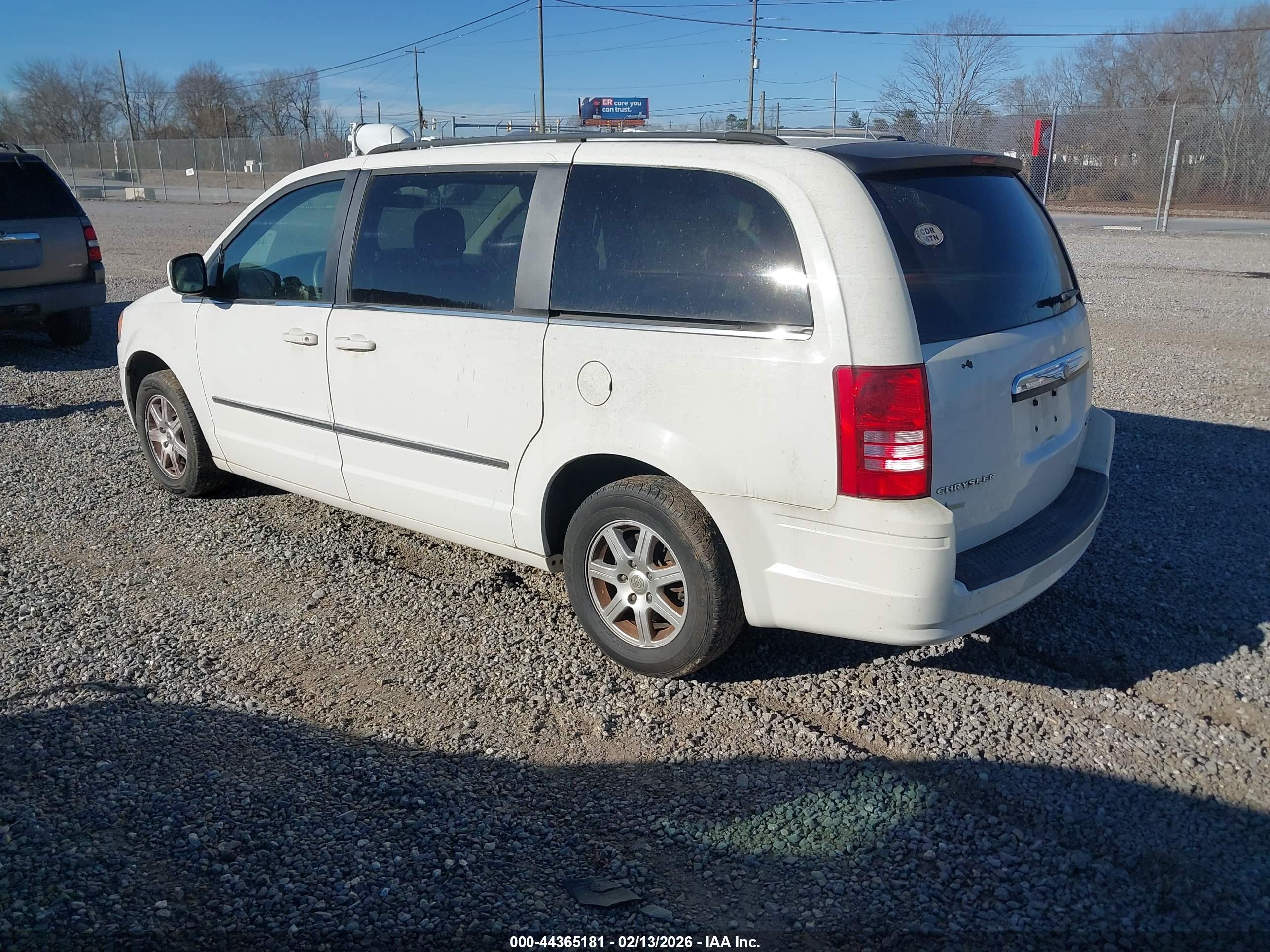 CHRYSLER TOWN image 3