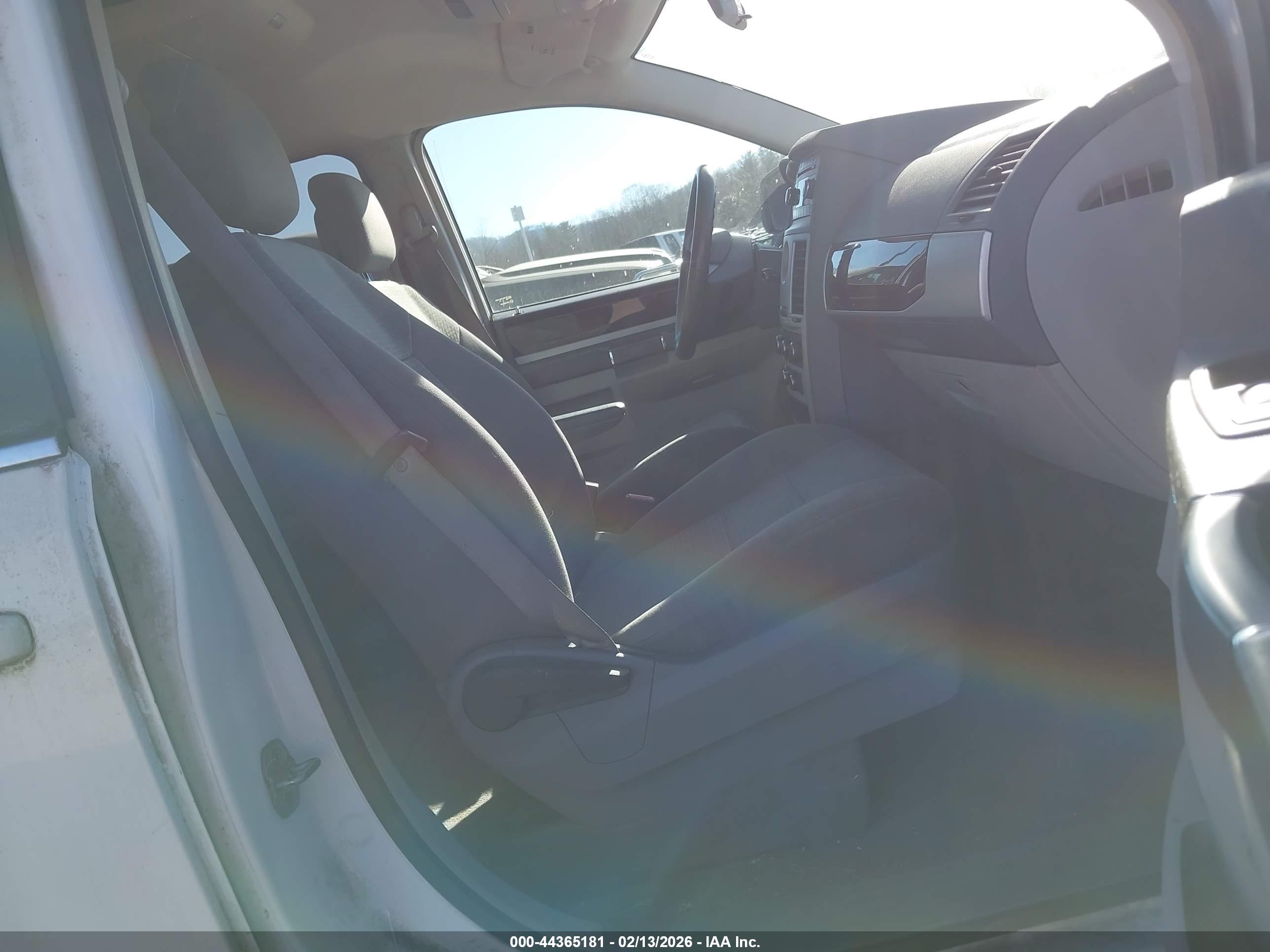 CHRYSLER TOWN image 5