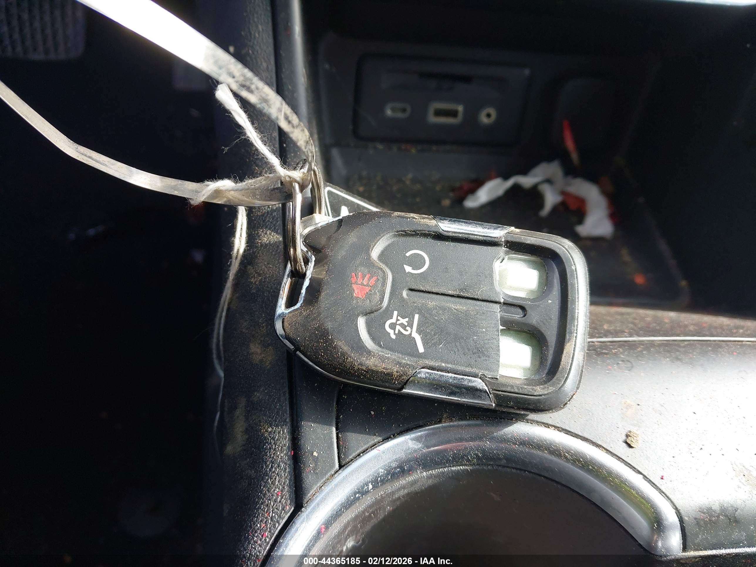 GMC TERRAIN image 11