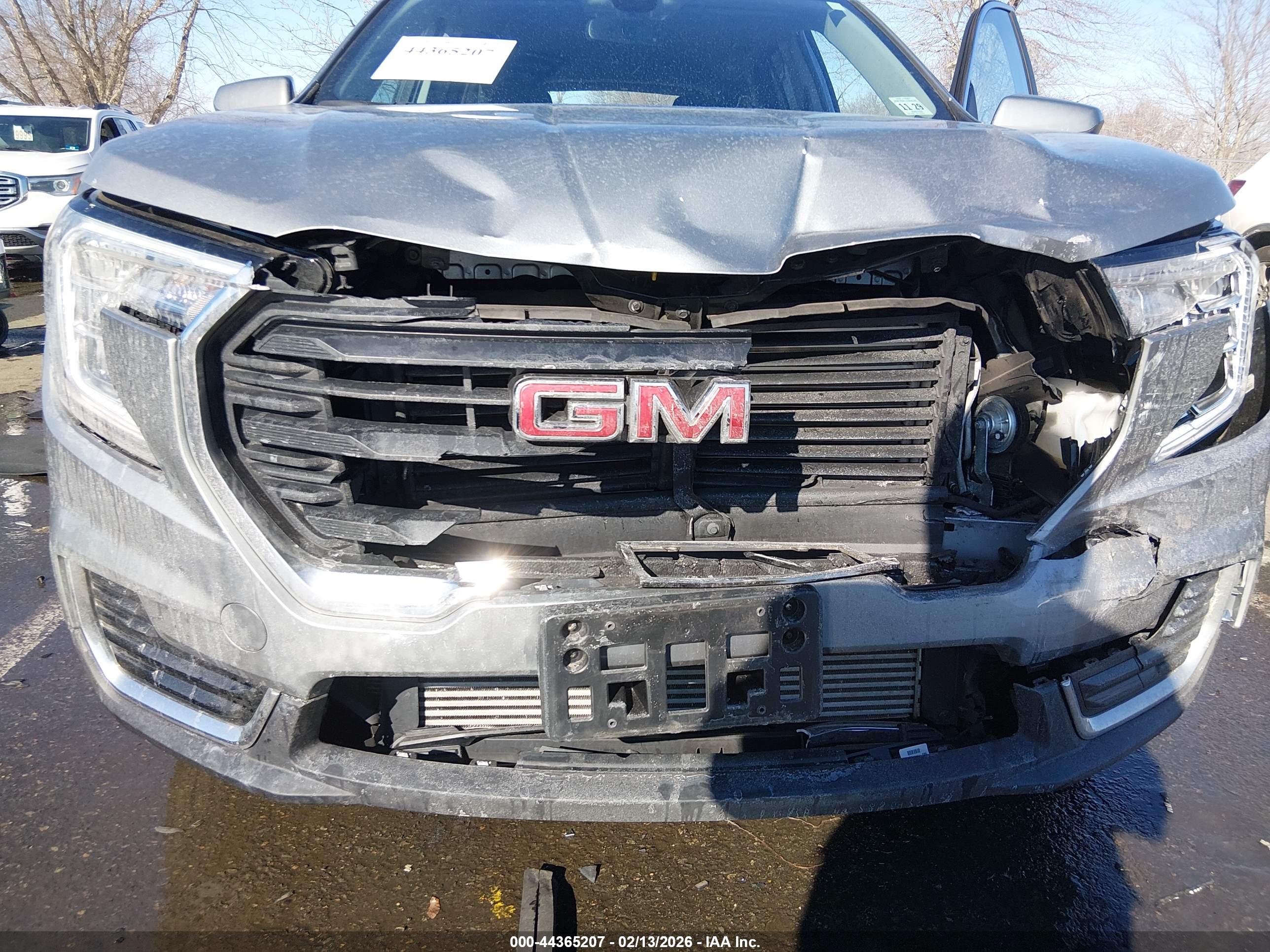 GMC TERRAIN image 6