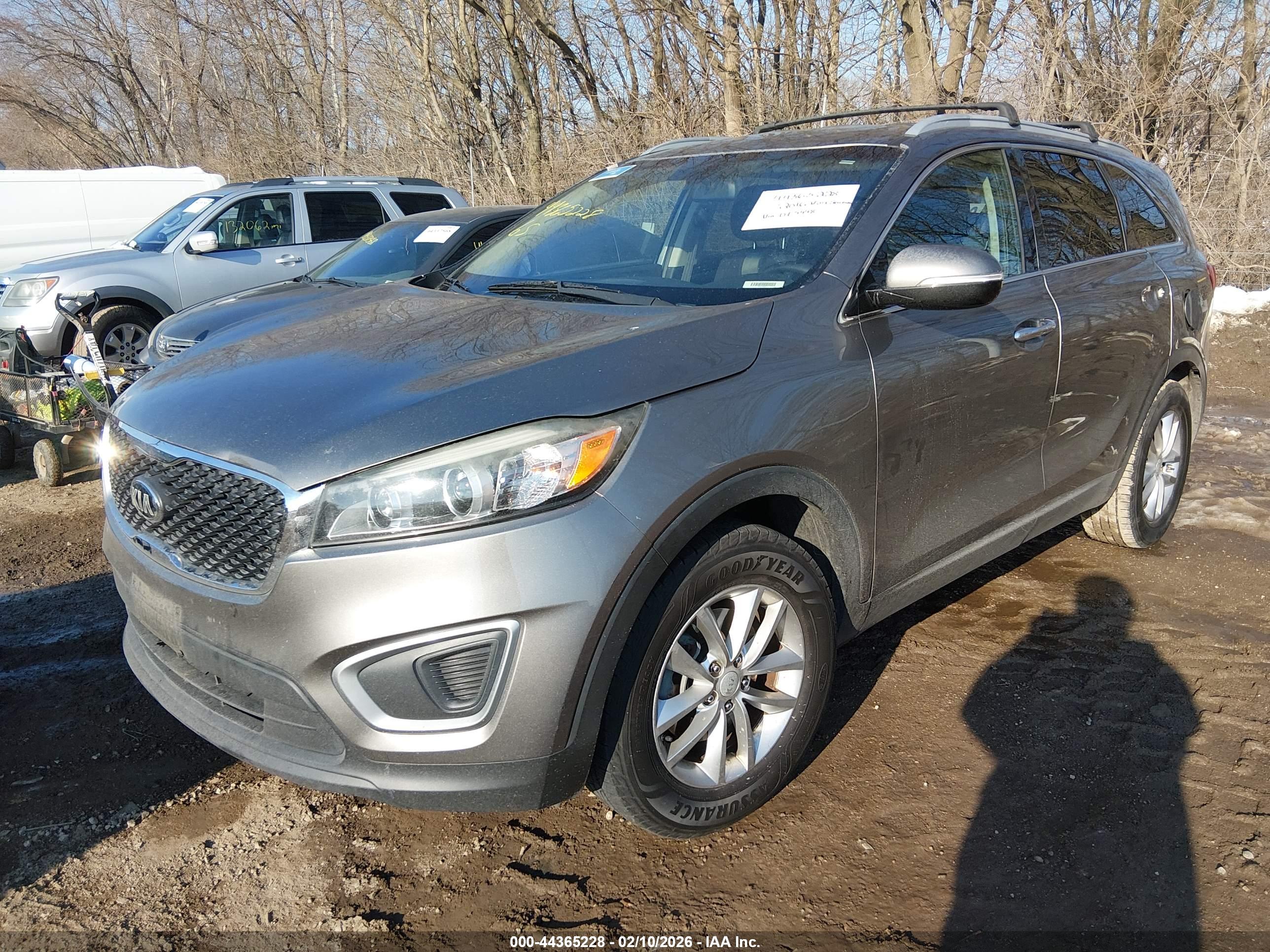 KIA SORENTO image 2