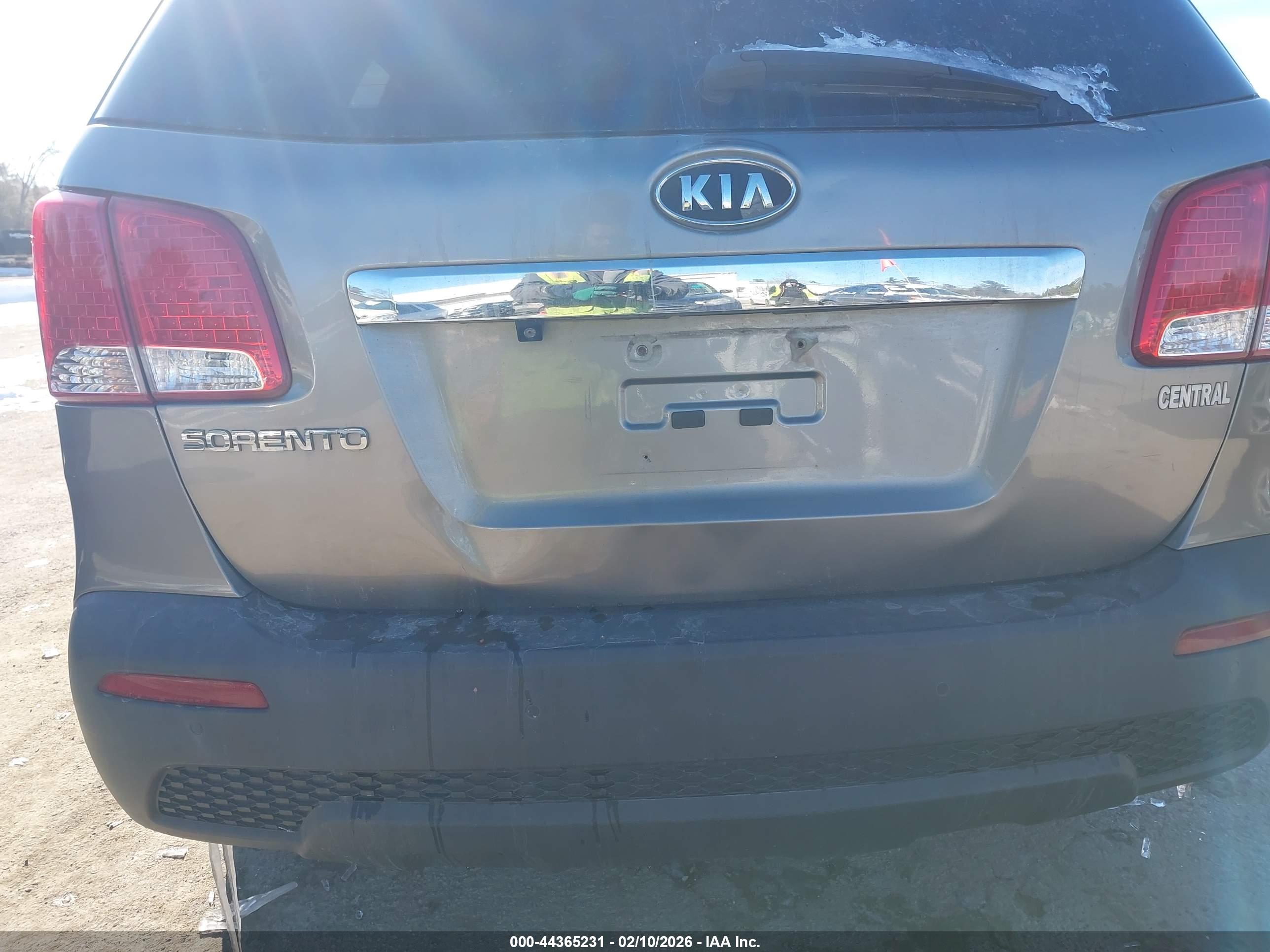 KIA SORENTO image 6