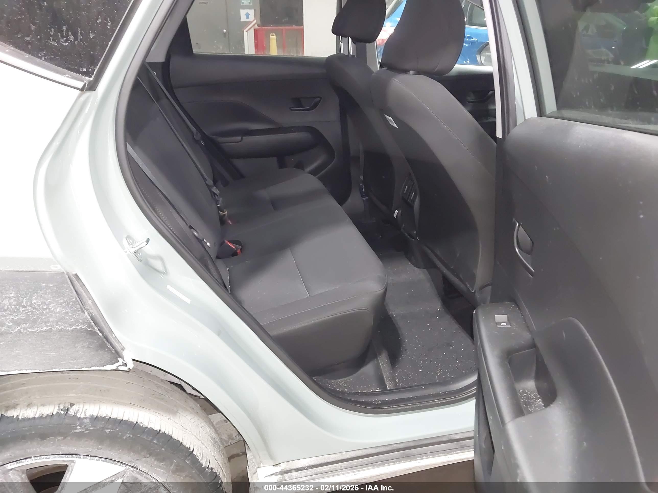 HYUNDAI KONA image 8
