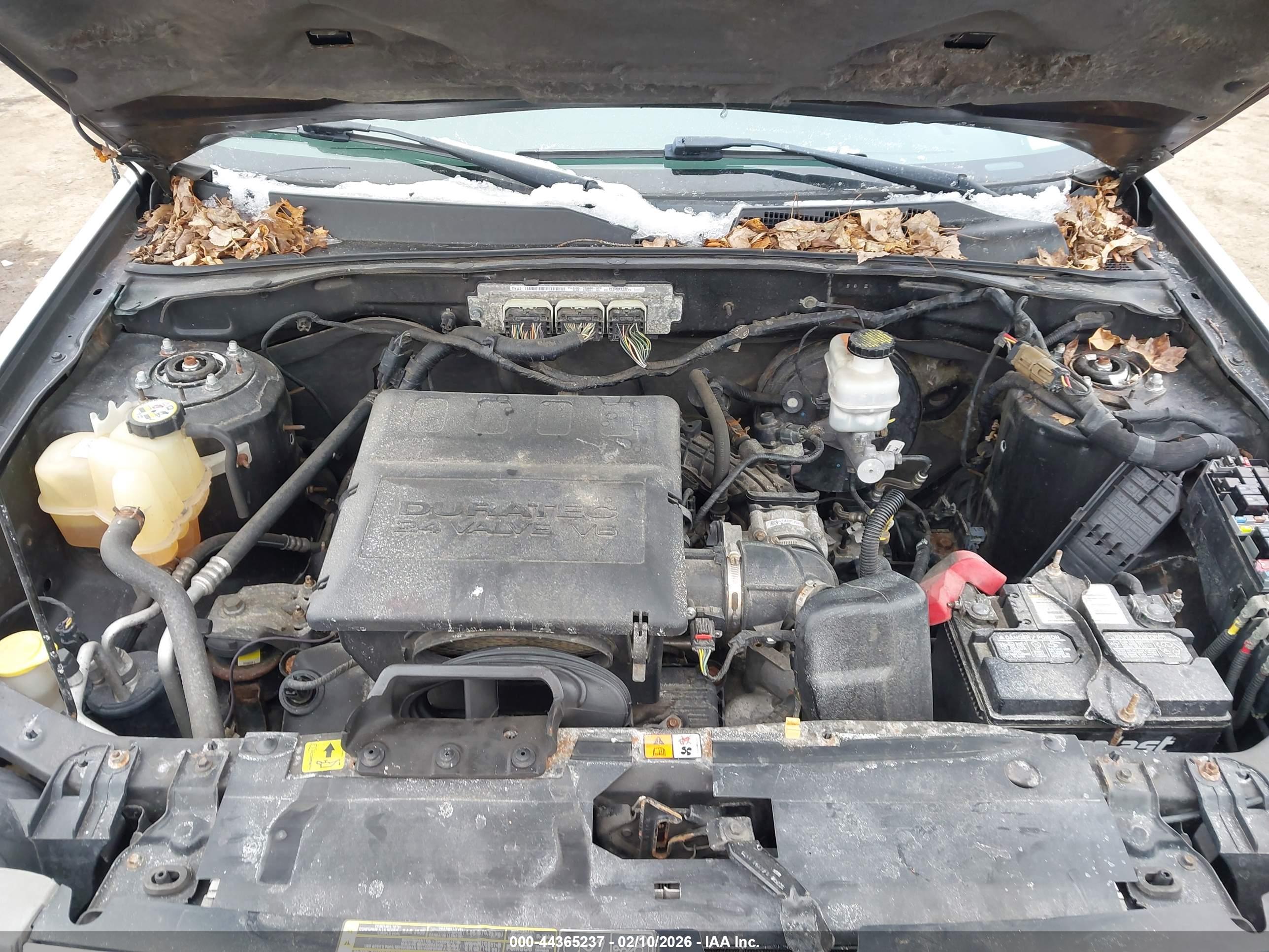 MERCURY MARINER image 10