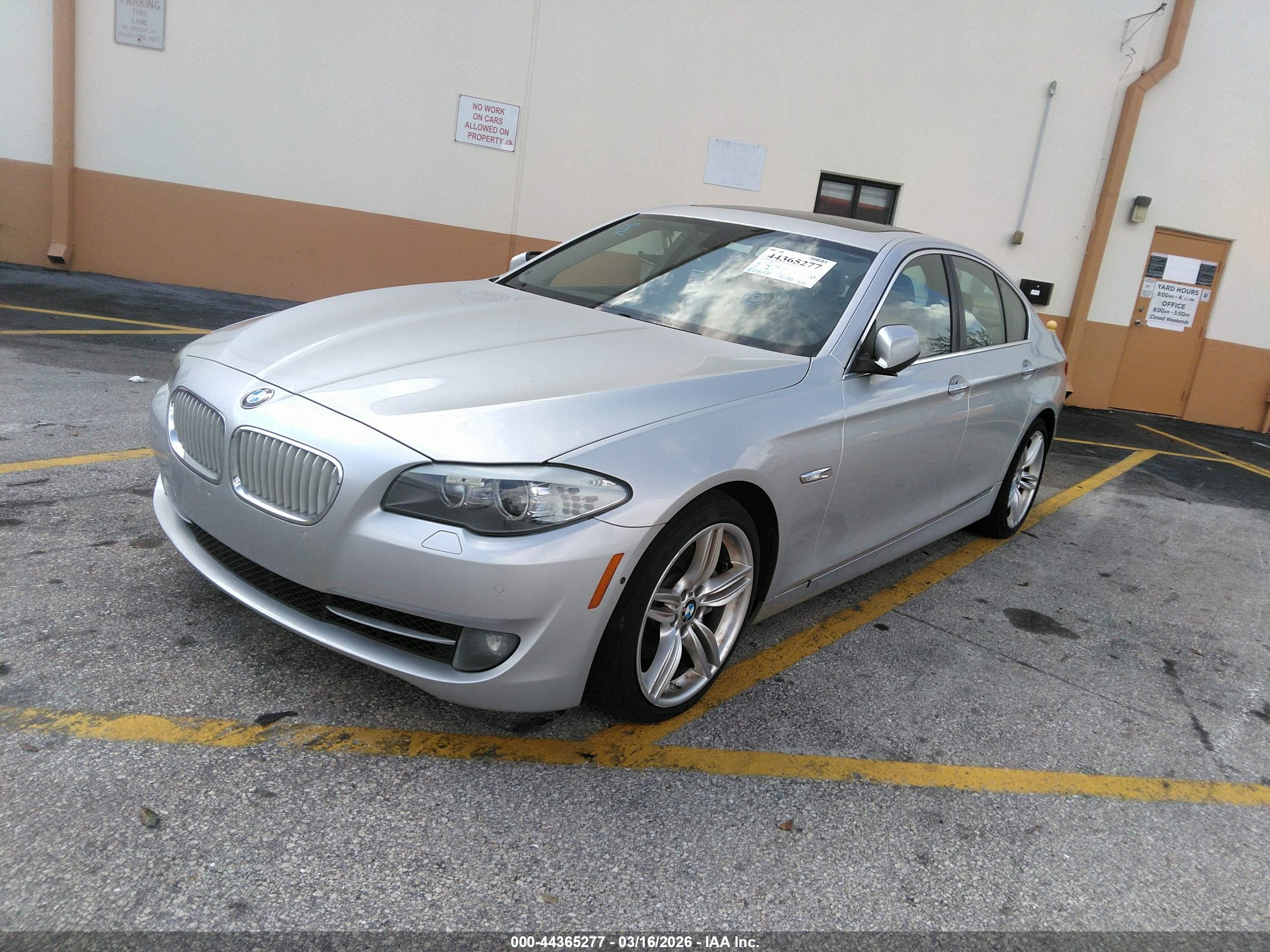 BMW 5 image 2