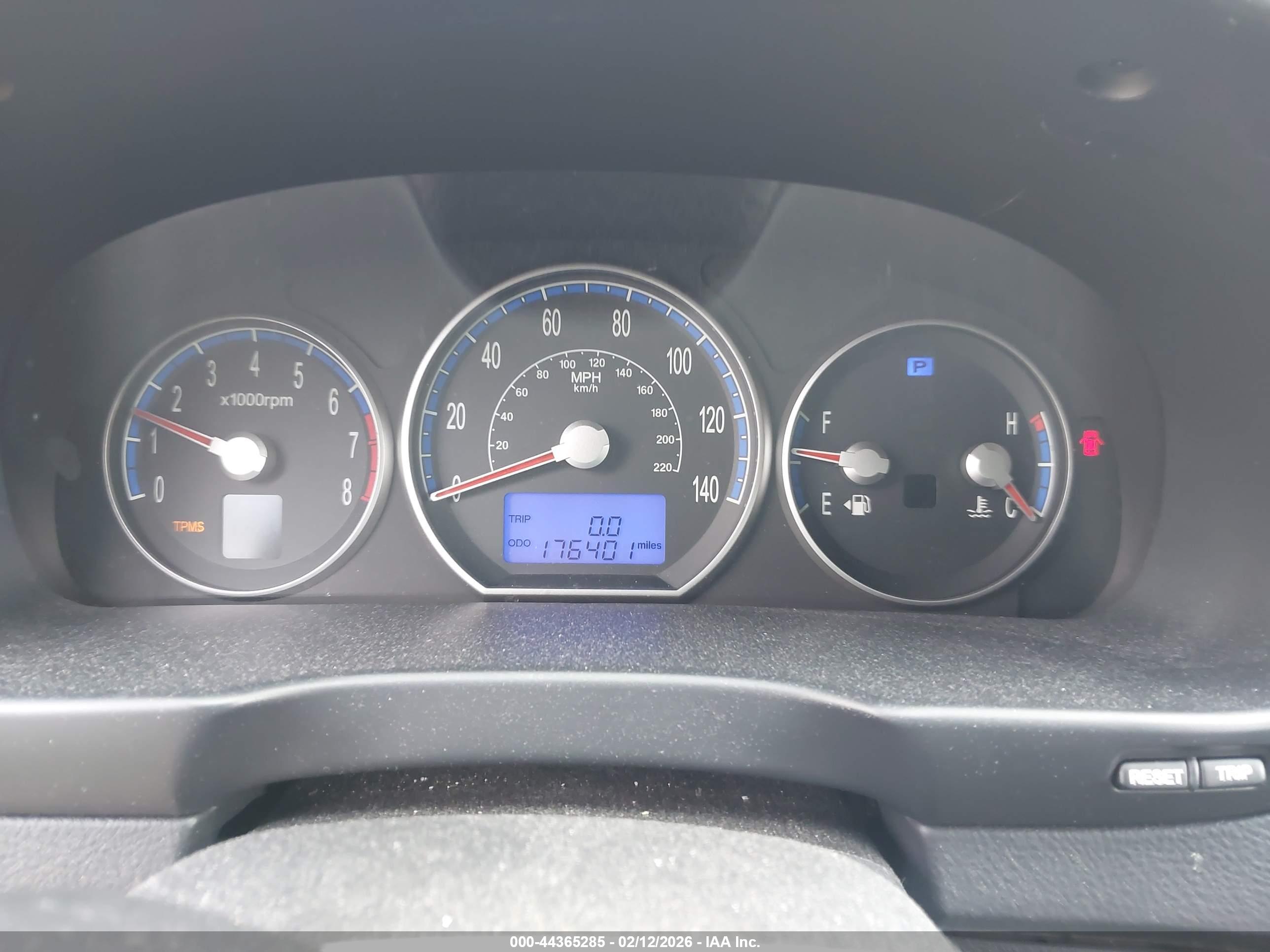 HYUNDAI SANTA image 7