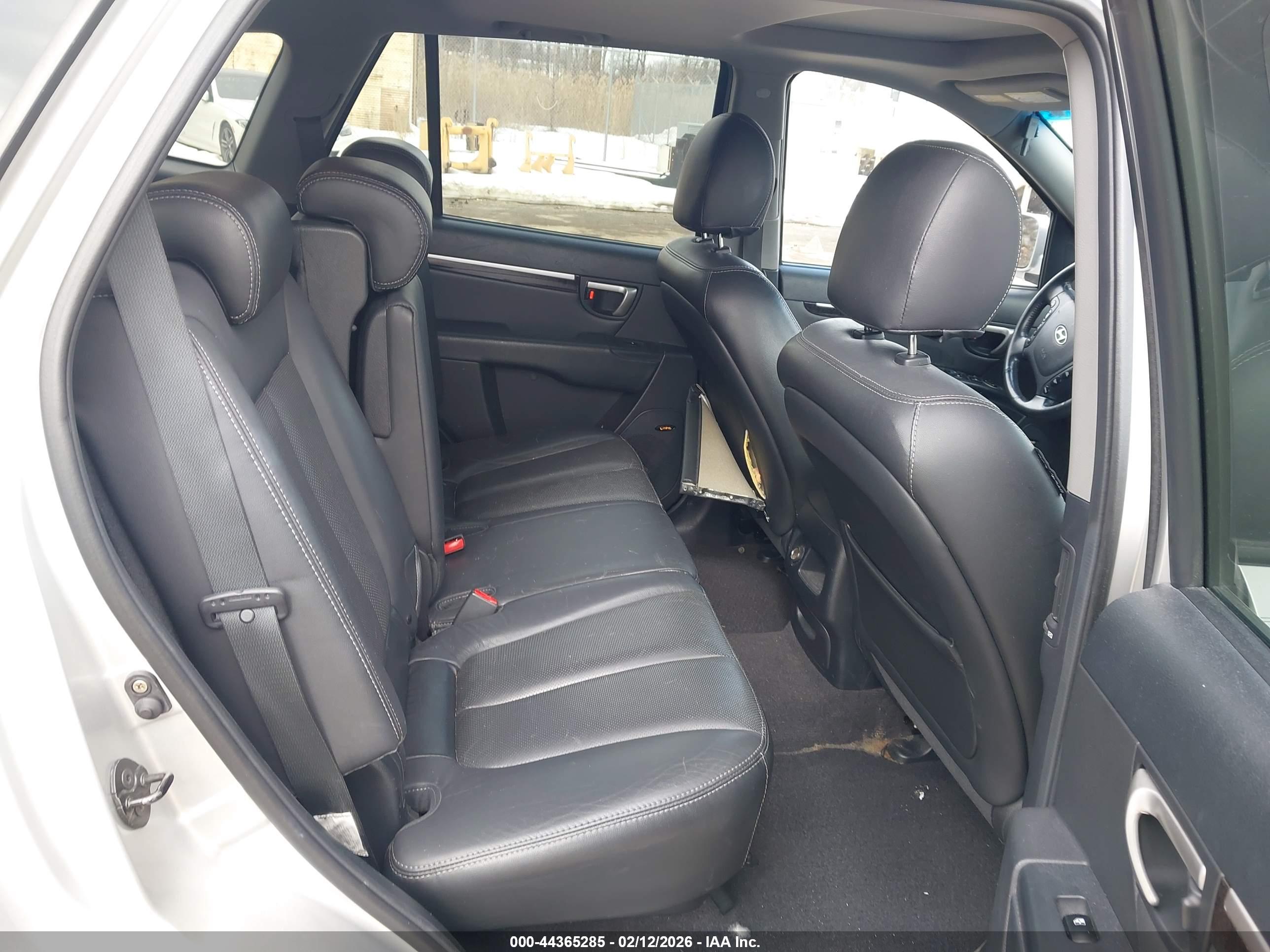 HYUNDAI SANTA image 8