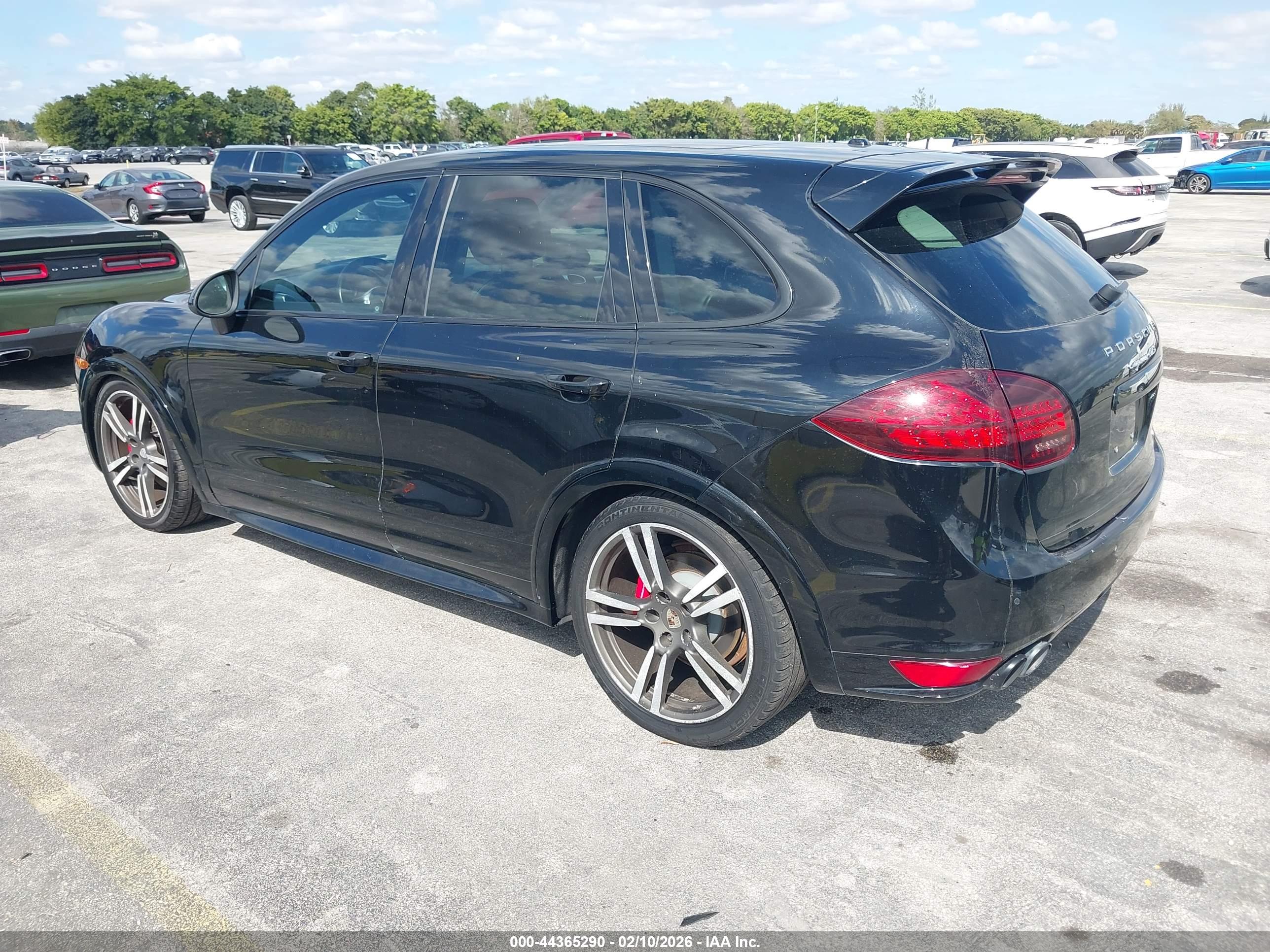 PORSCHE CAYENNE image 3