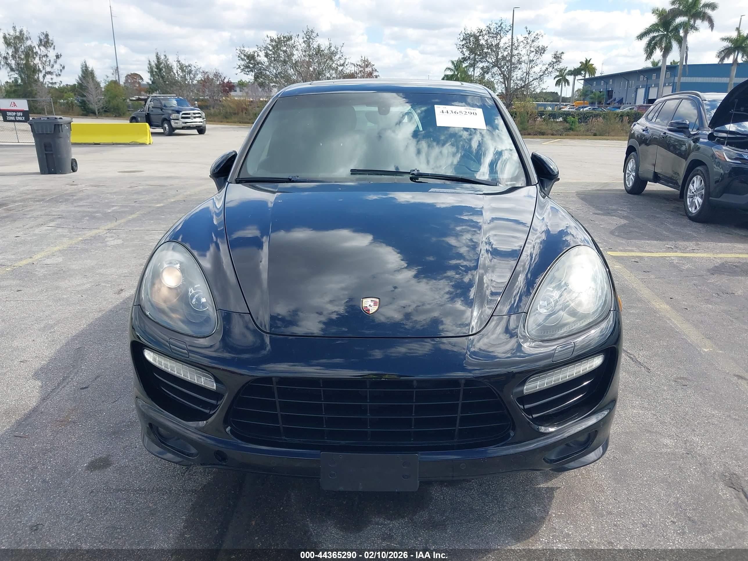 PORSCHE CAYENNE image 6