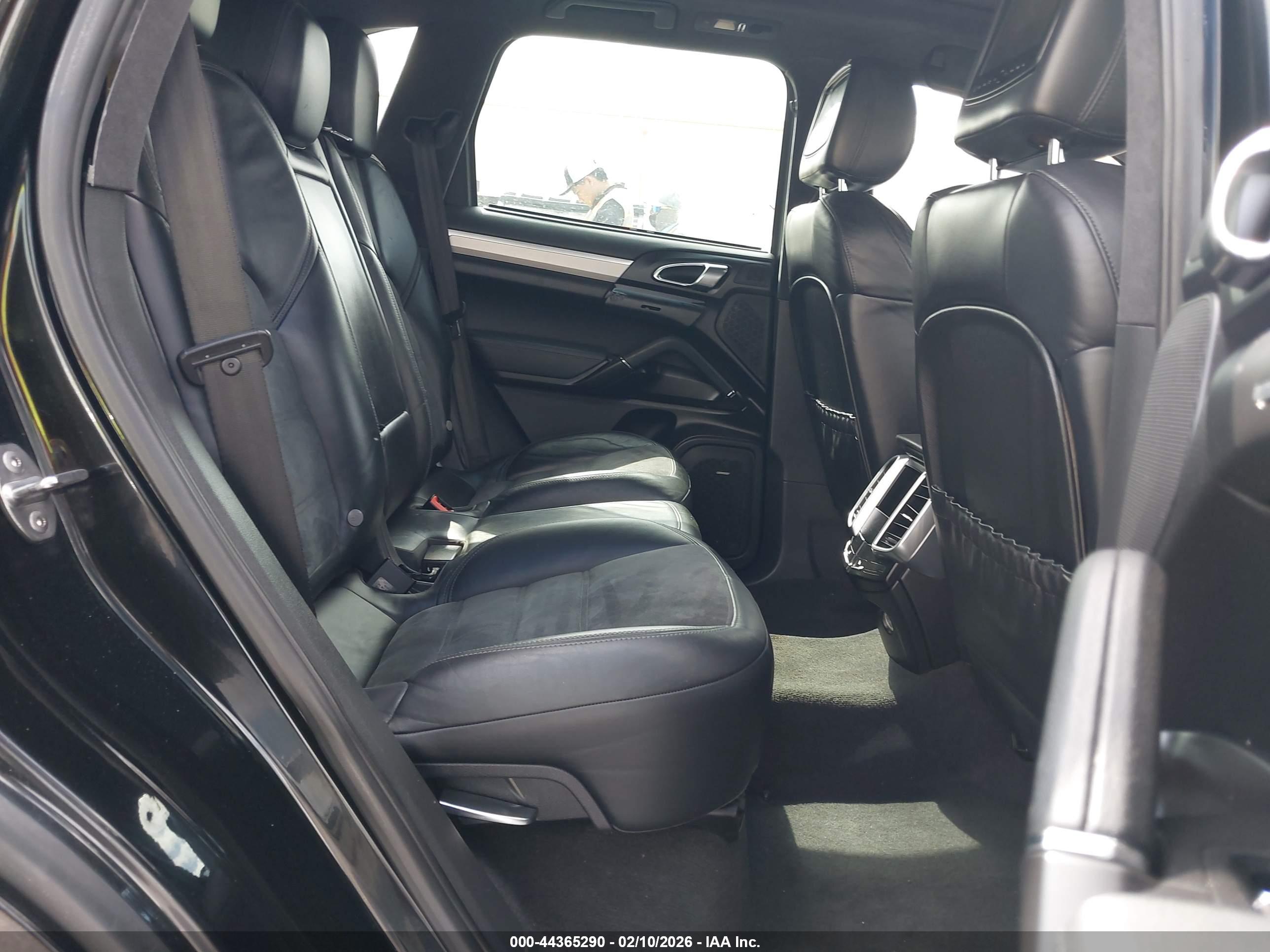 PORSCHE CAYENNE image 8