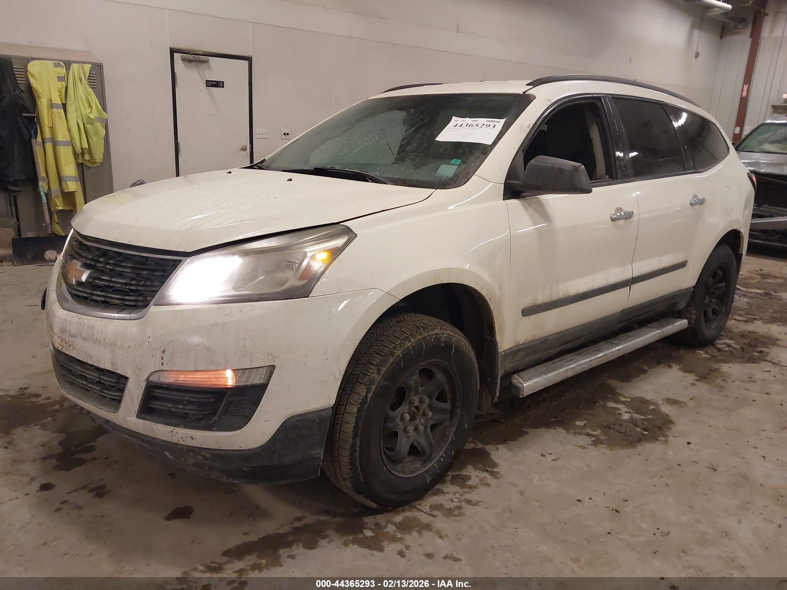 CHEVROLET TRAVERSE image 2