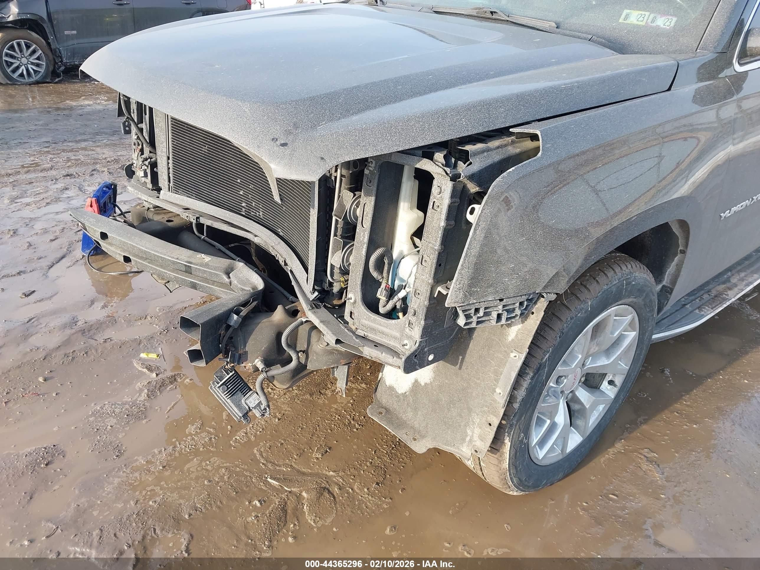 GMC YUKON image 6