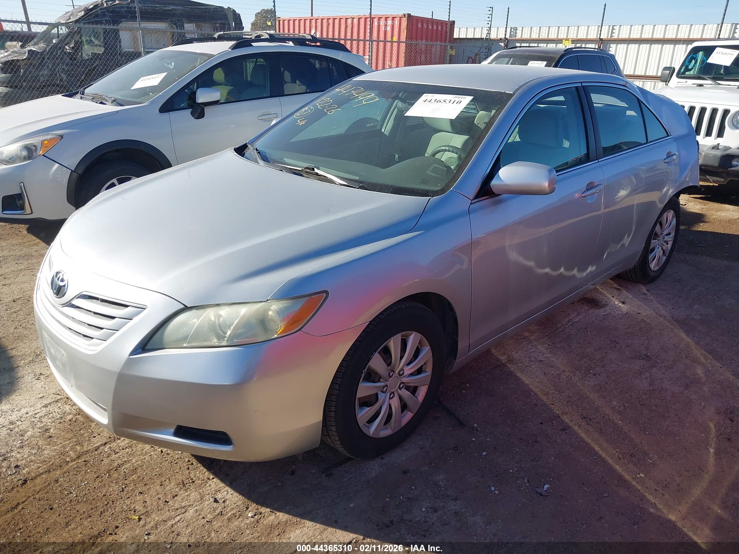 TOYOTA CAMRY image 2