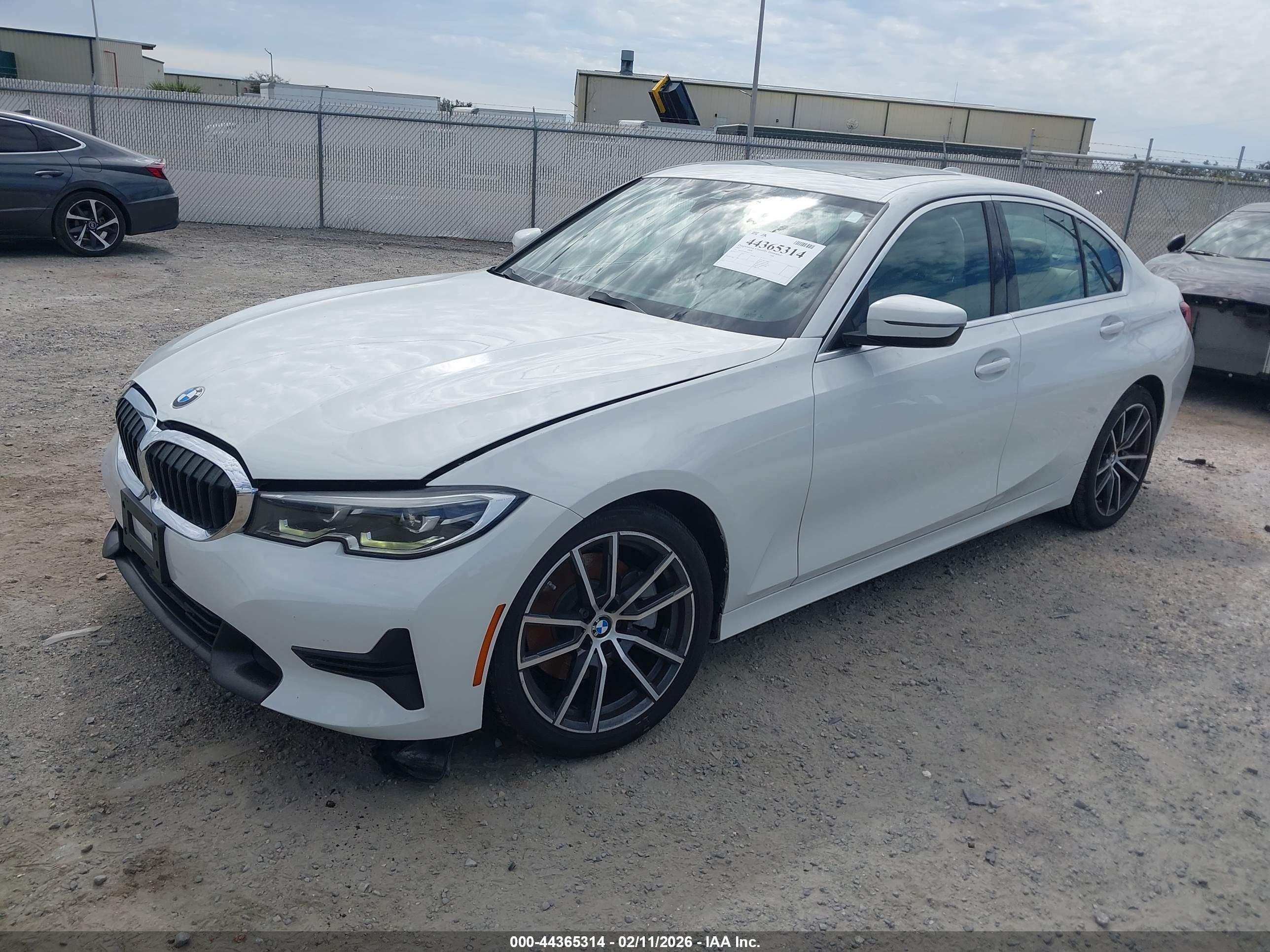 BMW 330I image 2