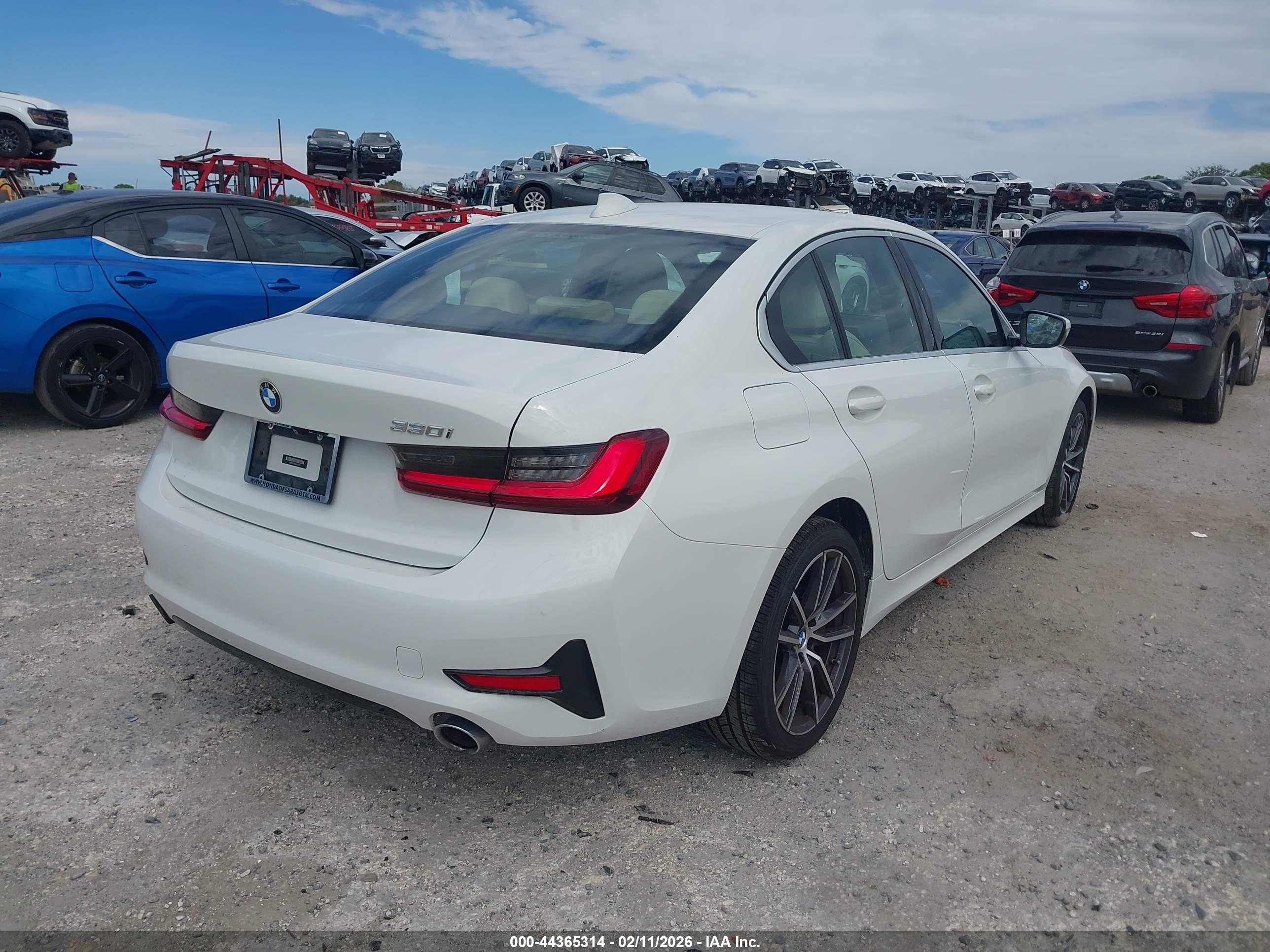 BMW 330I image 4