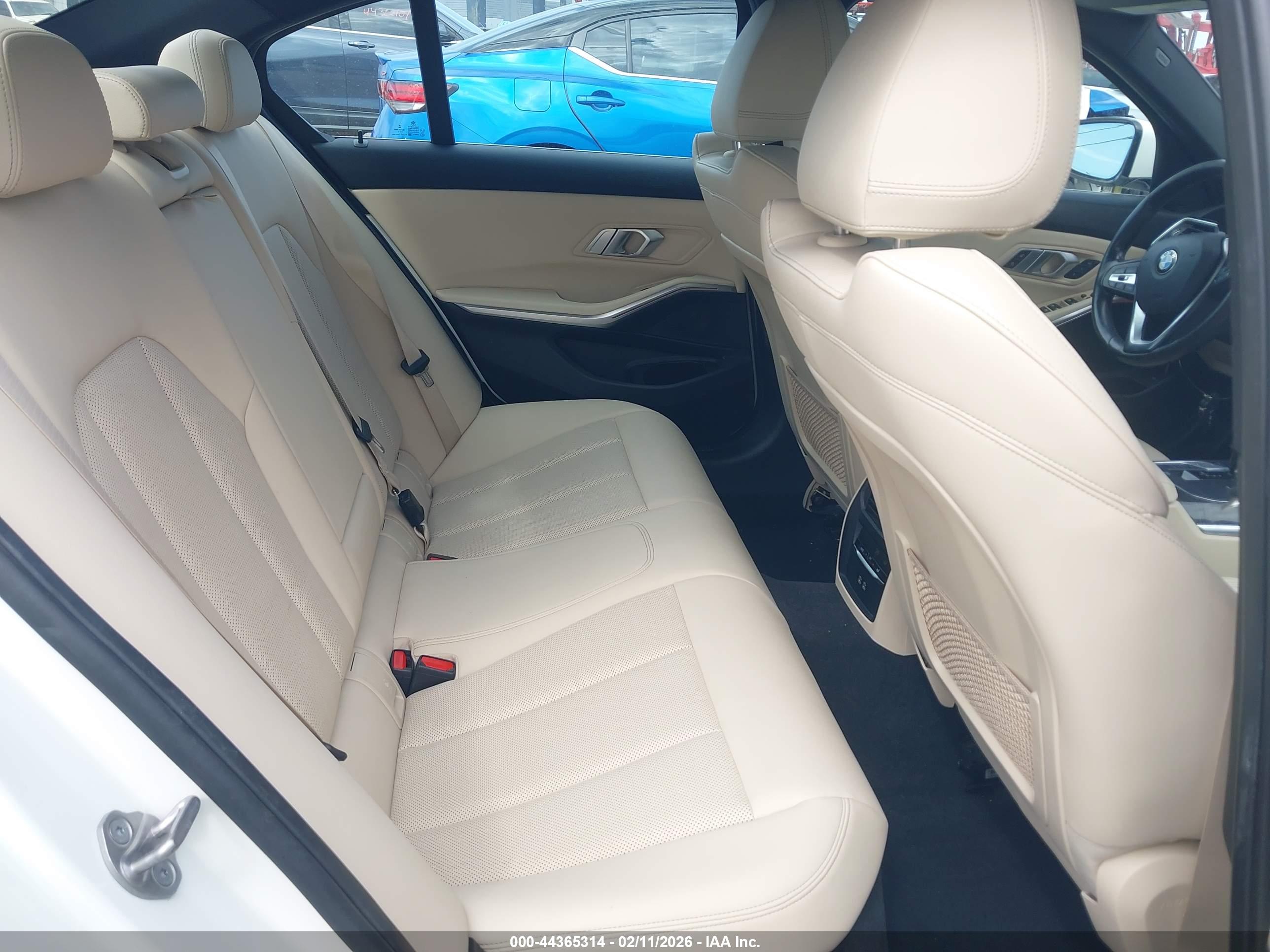 BMW 330I image 8